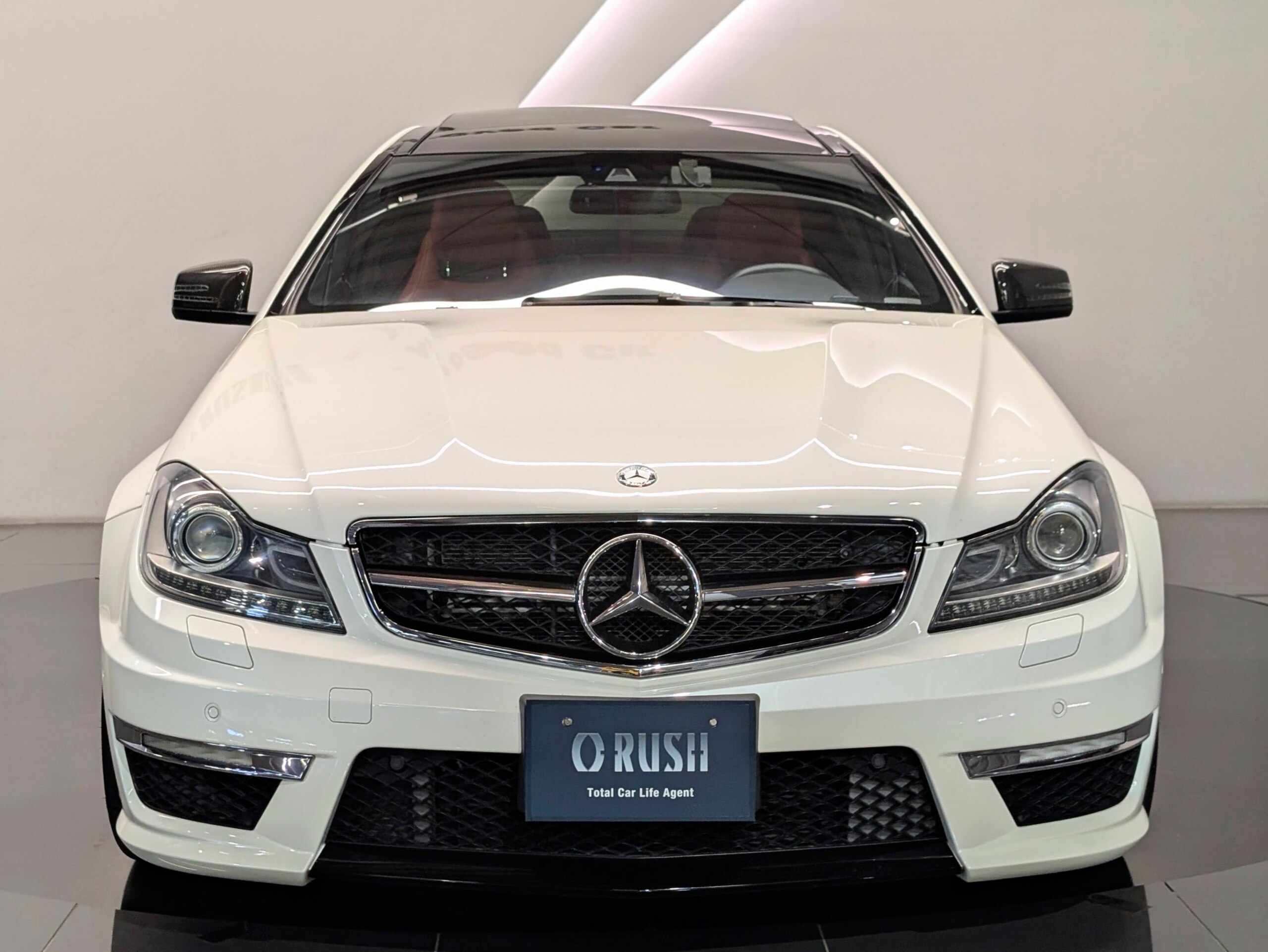 Mercedes Benz C63 AMG (photo: 1)