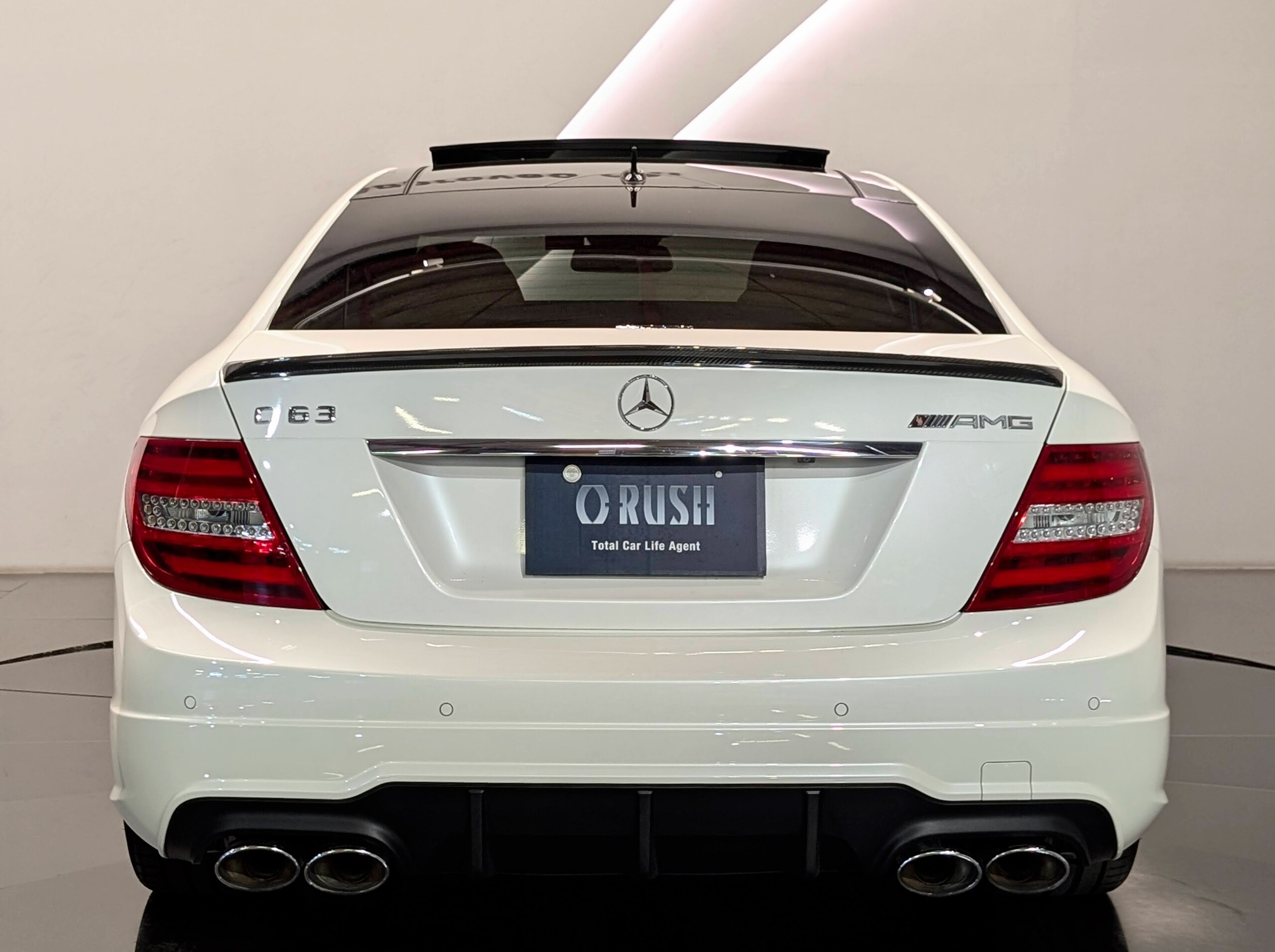 Mercedes Benz C63 AMG (photo: 5)