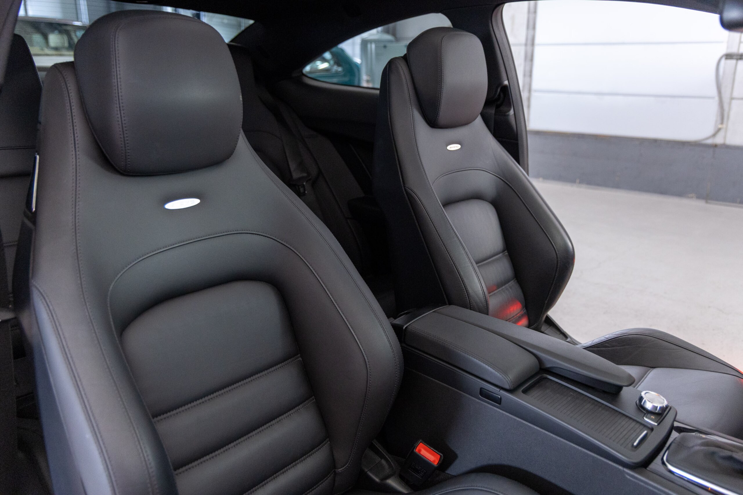 Mercedes Benz C63 AMG Coupe (photo: 17)