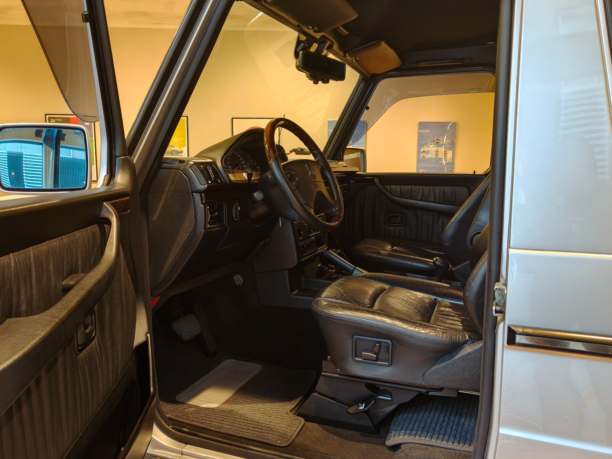Mercedes Benz G320 (photo: 6)