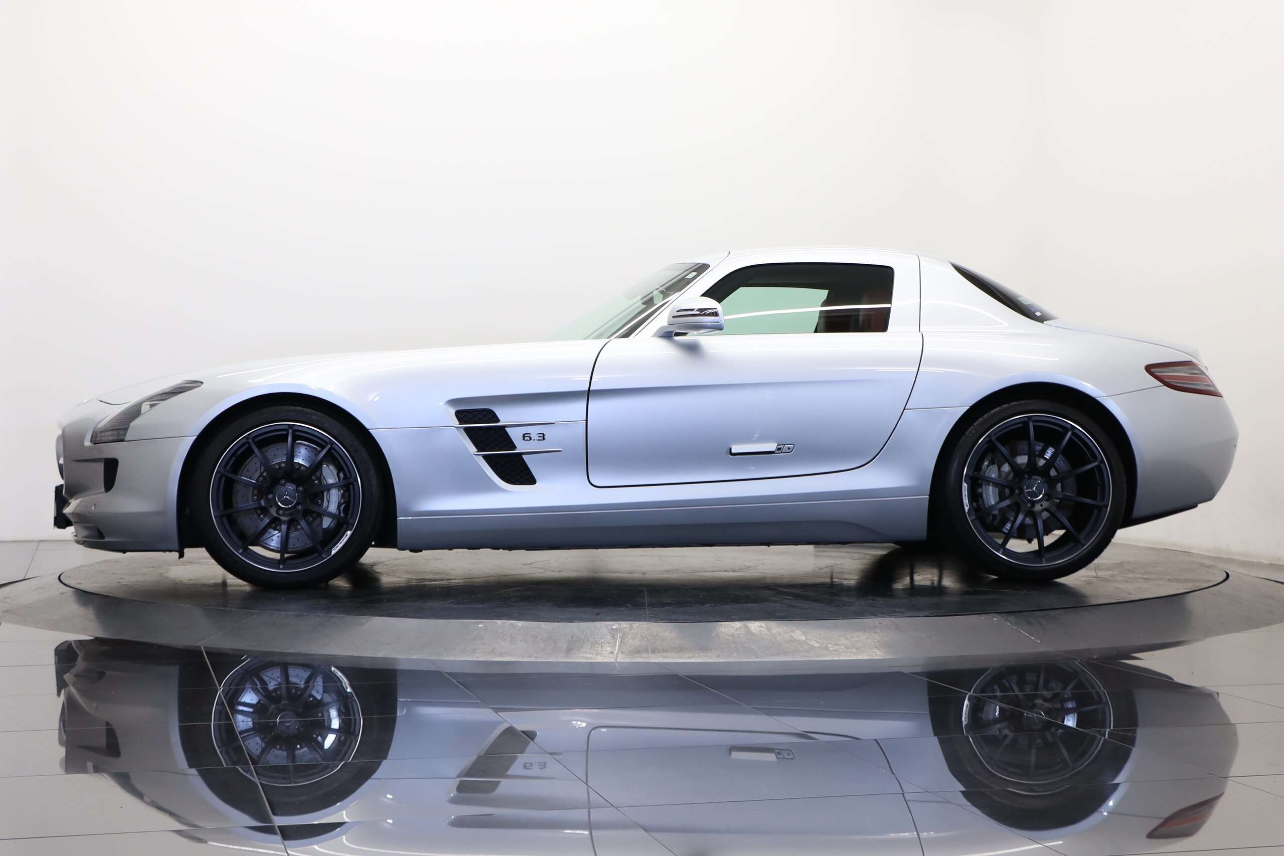 Mercedes Benz SLS AMG (photo: 9)