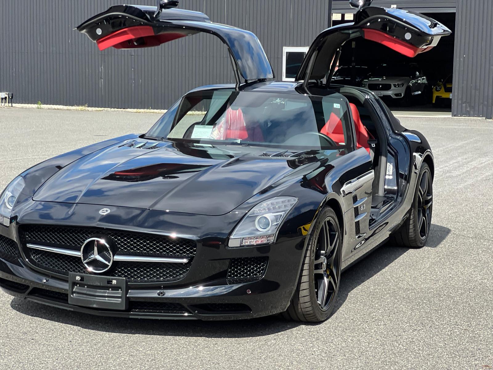 Mercedes Benz SLS AMG