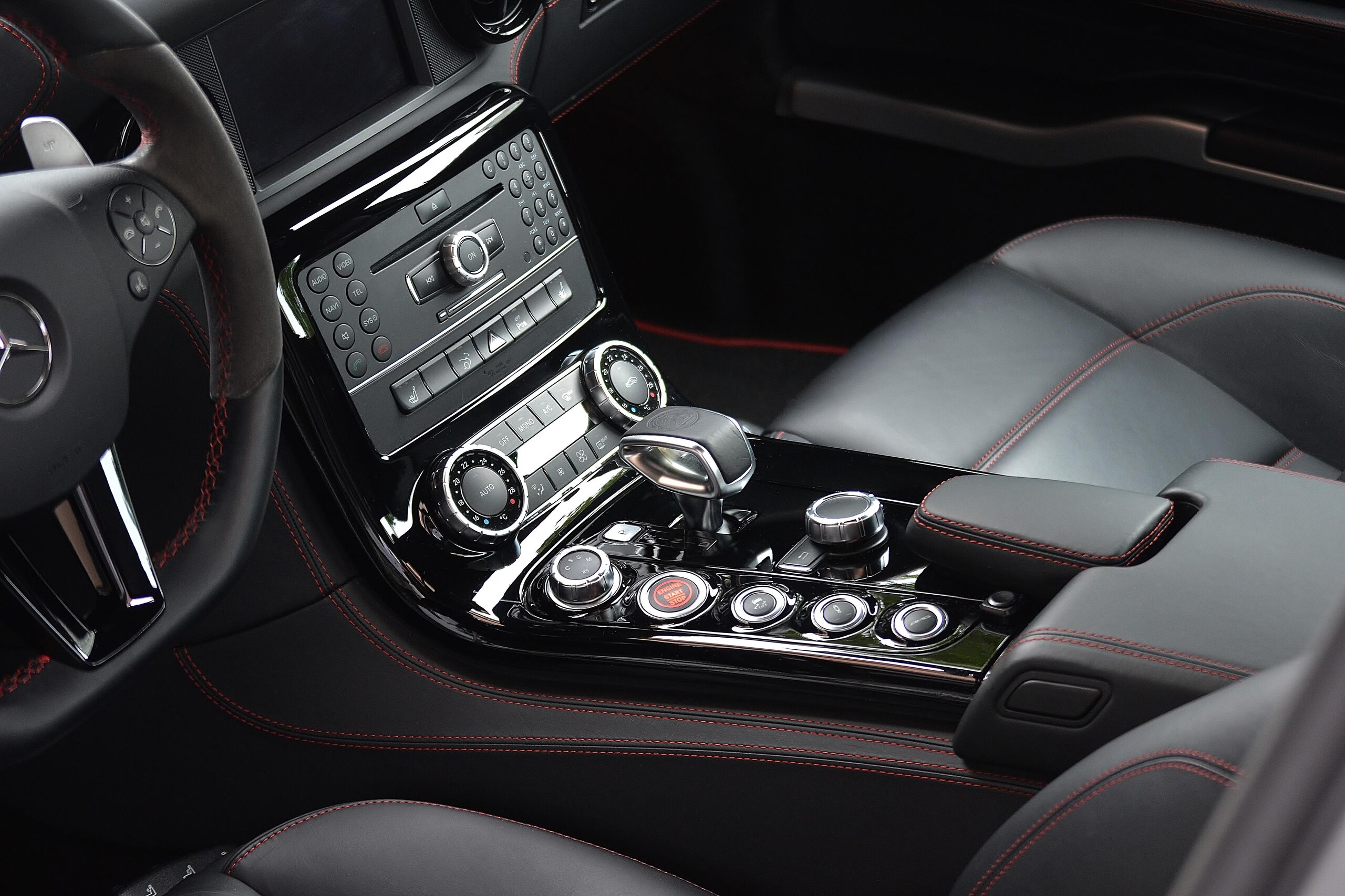 Mercedes Benz SLS AMG GT (photo: 11)