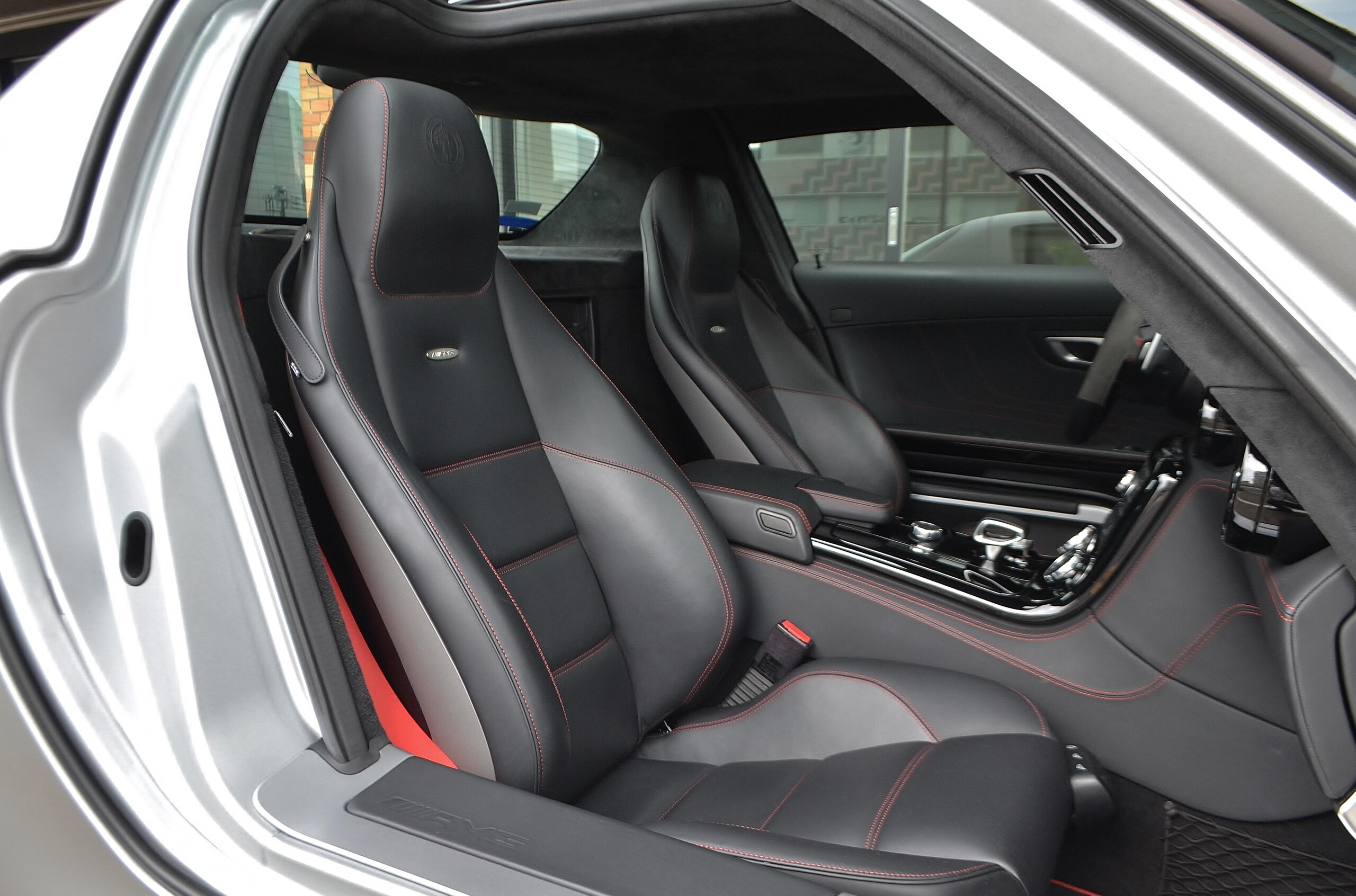 Mercedes Benz SLS AMG GT (photo: 13)