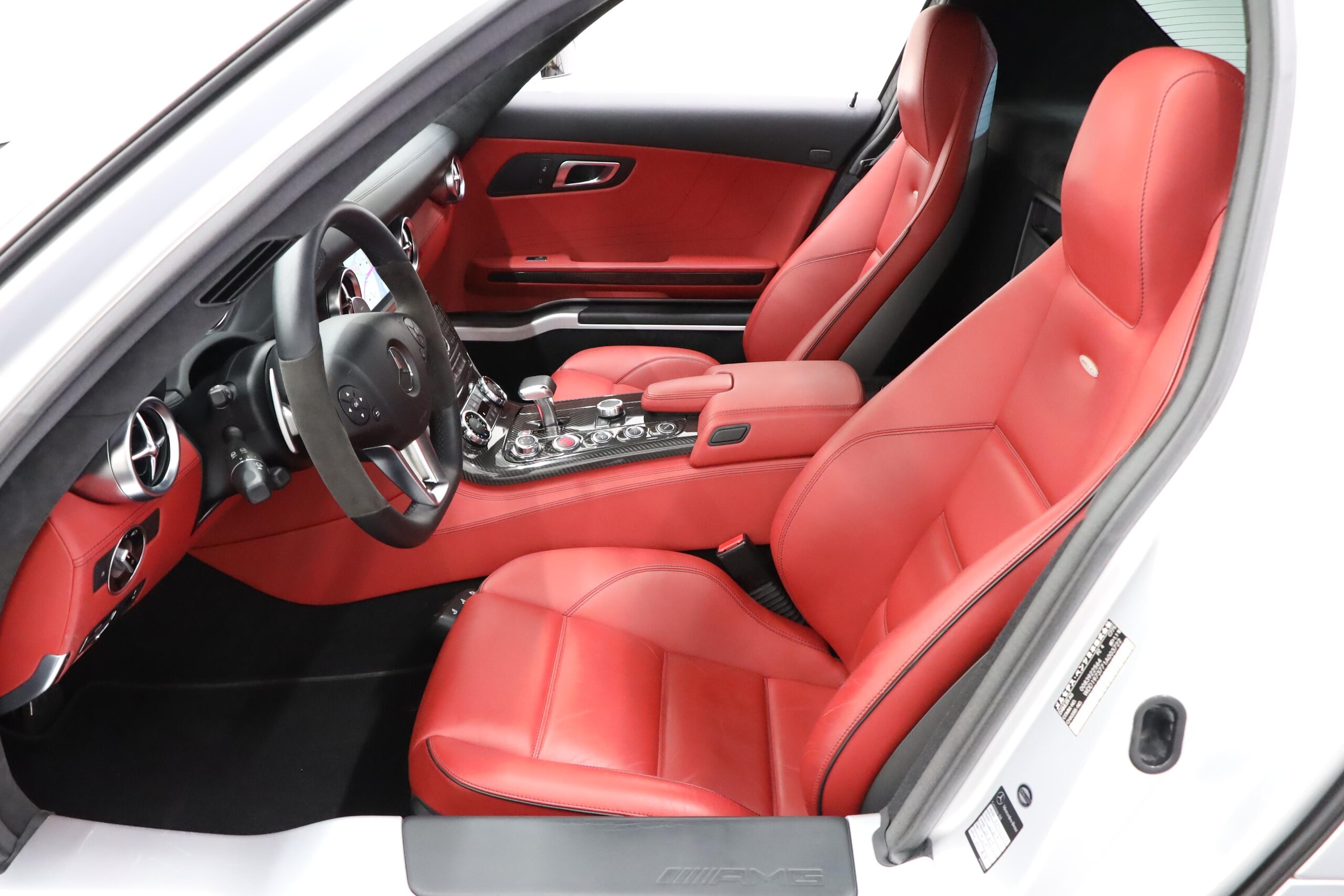 Mercedes Benz SLS AMG (photo: 11)