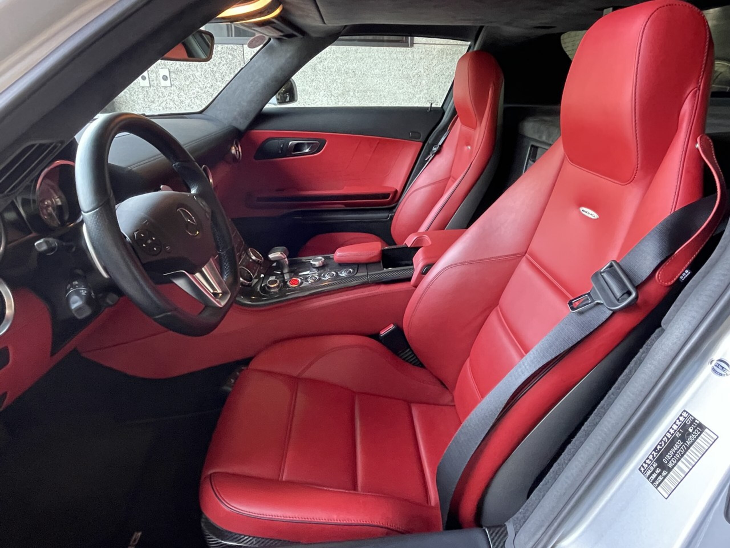 Mercedes Benz SLS AMG (photo: 10)