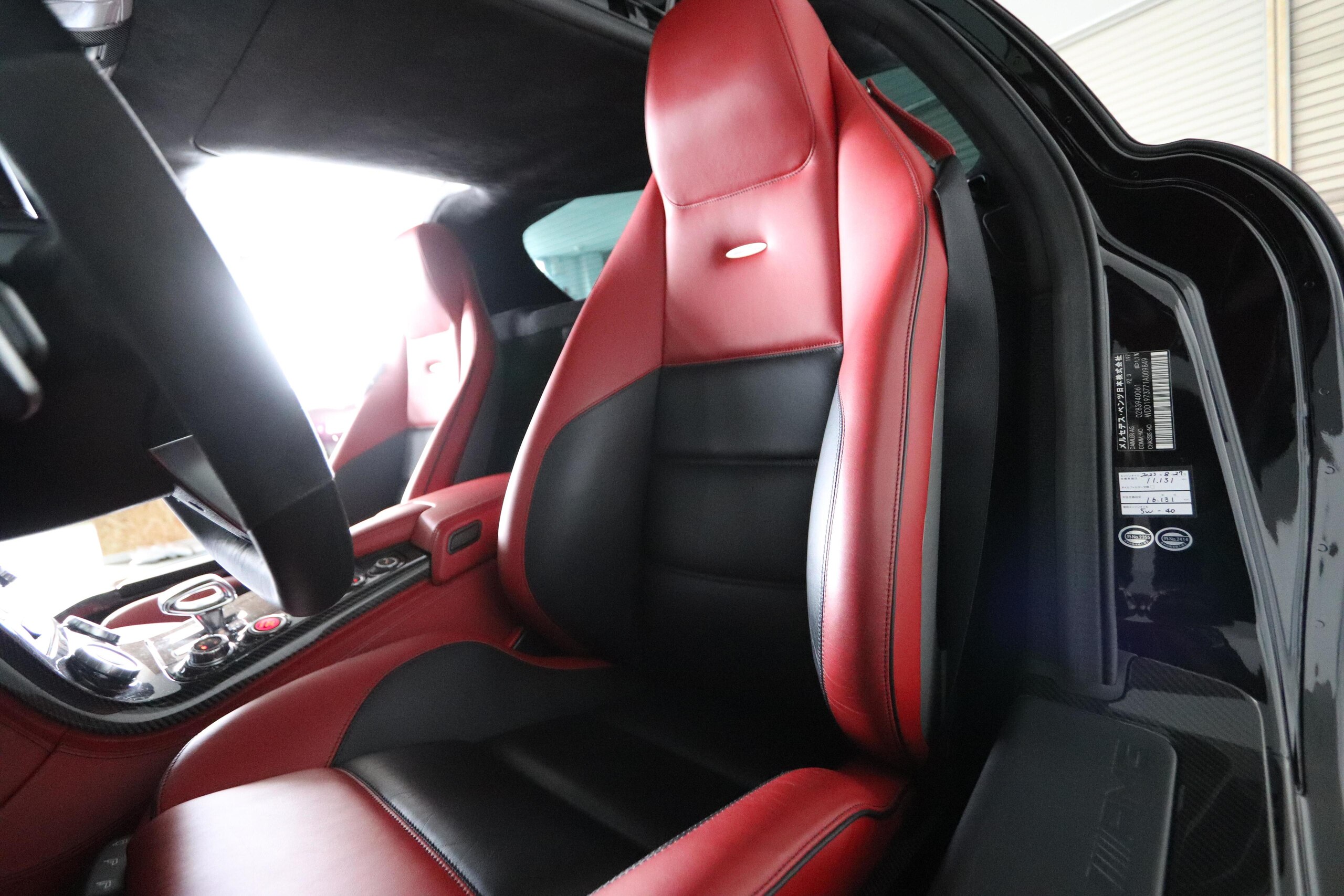 Mercedes Benz SLS AMG (photo: 8)