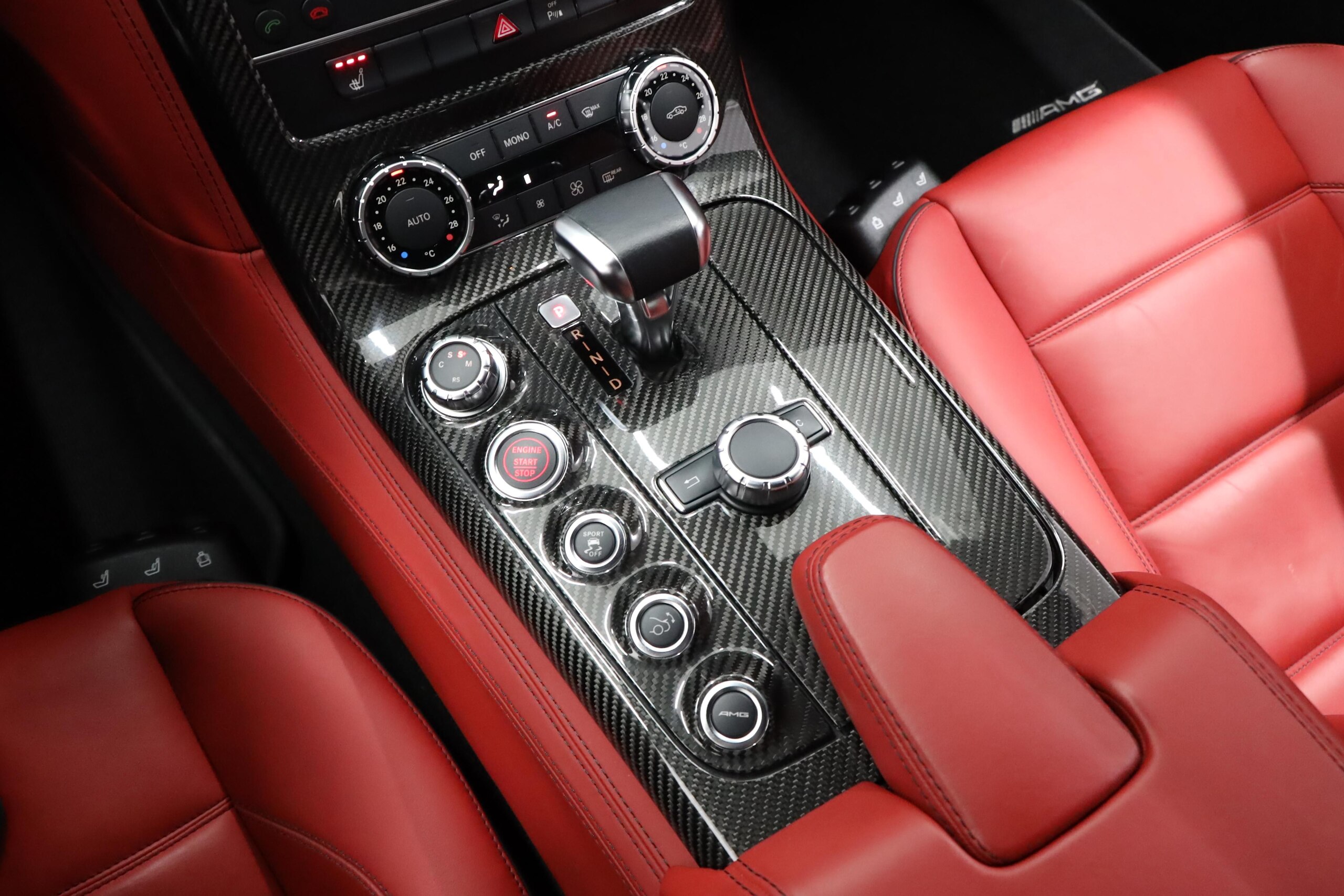 Mercedes Benz SLS AMG (photo: 16)
