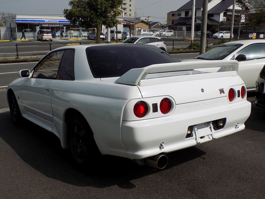 Nissan Skyline GT-R (photo: 2)