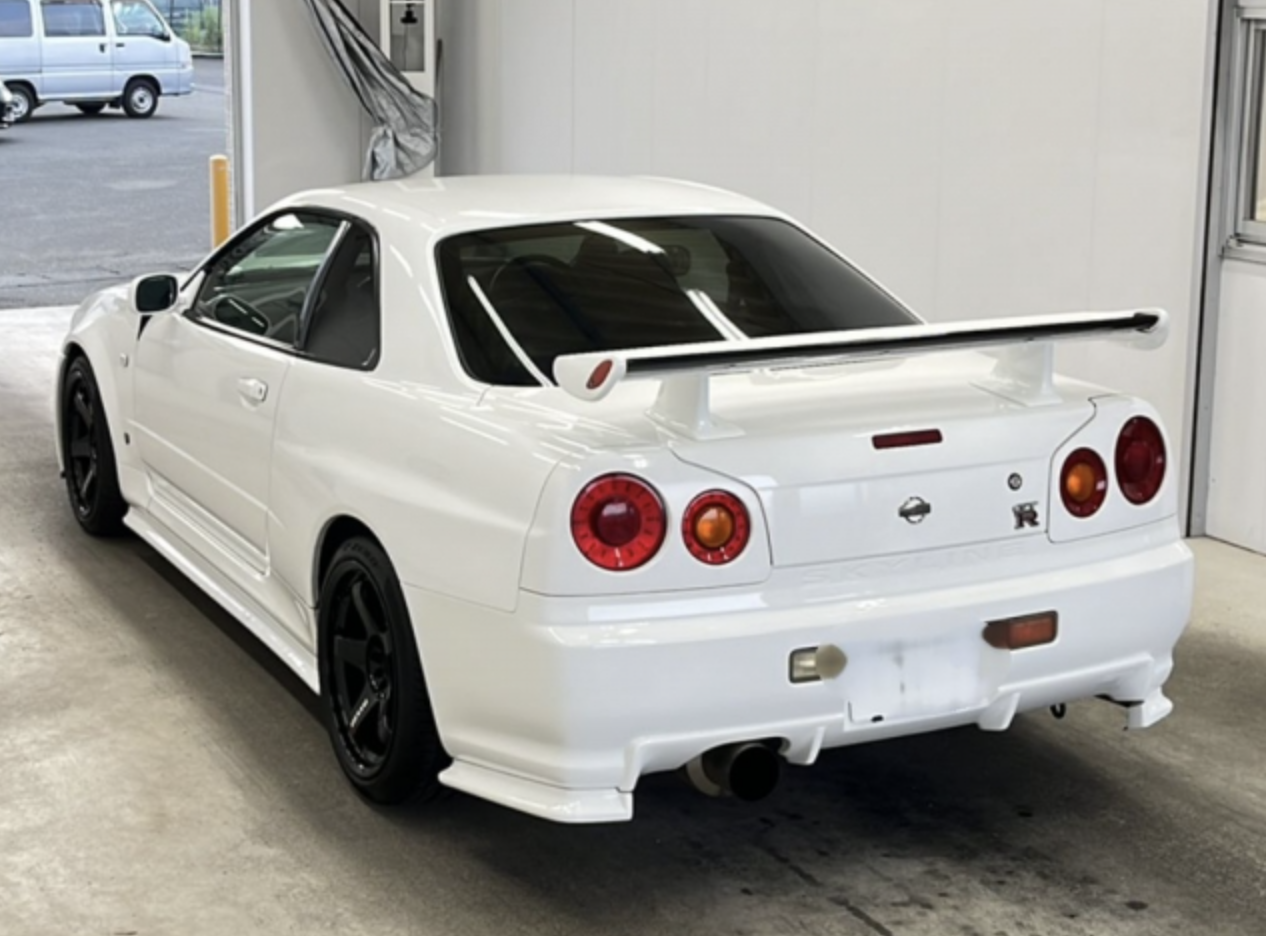 Nissan Skyline GT-R (photo: 3)