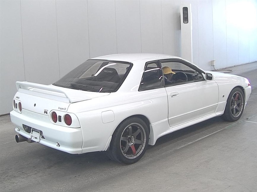 Nissan Skyline GT-R V Spec (photo: 3)