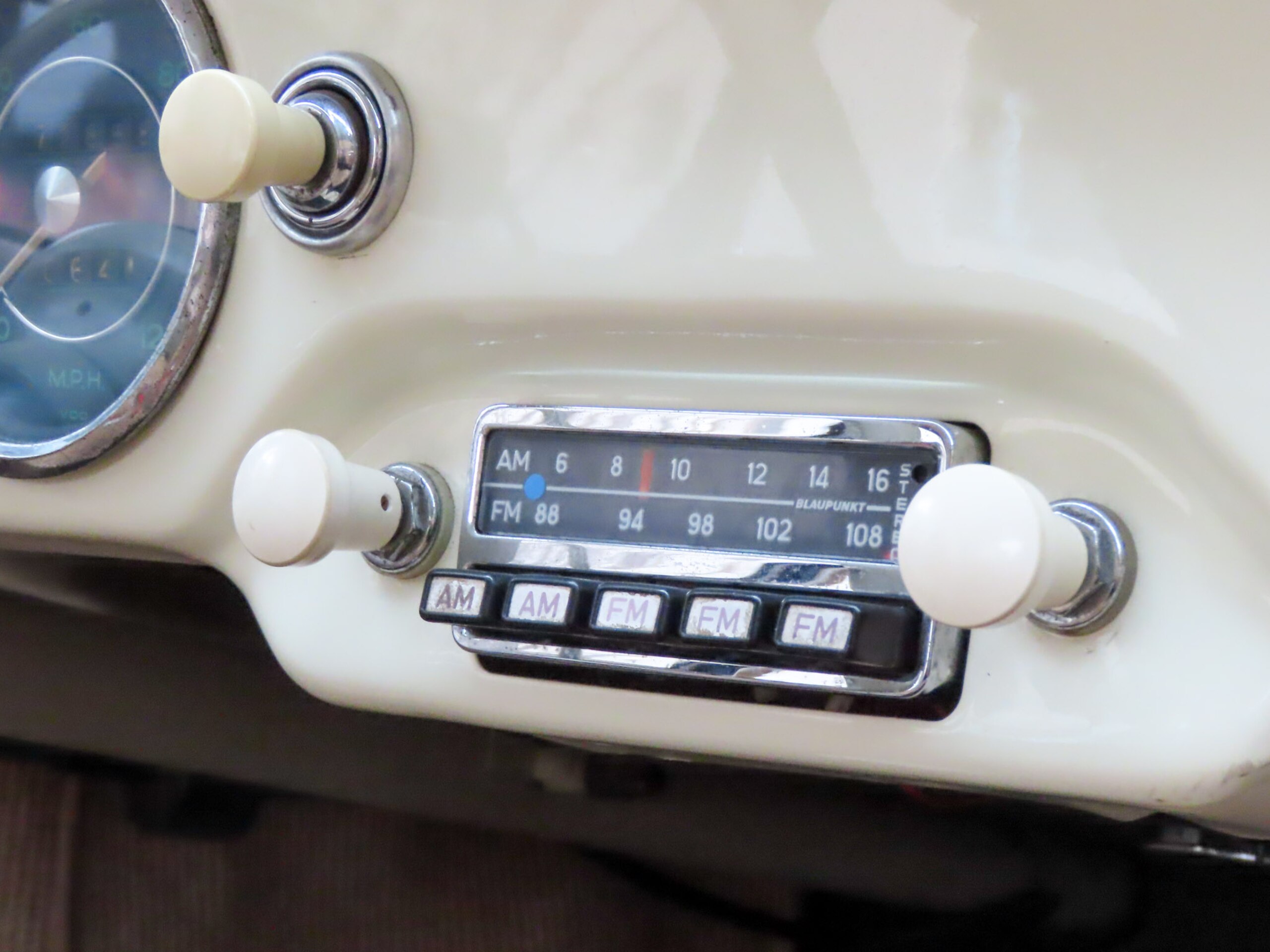 Porsche 356 (photo: 8)