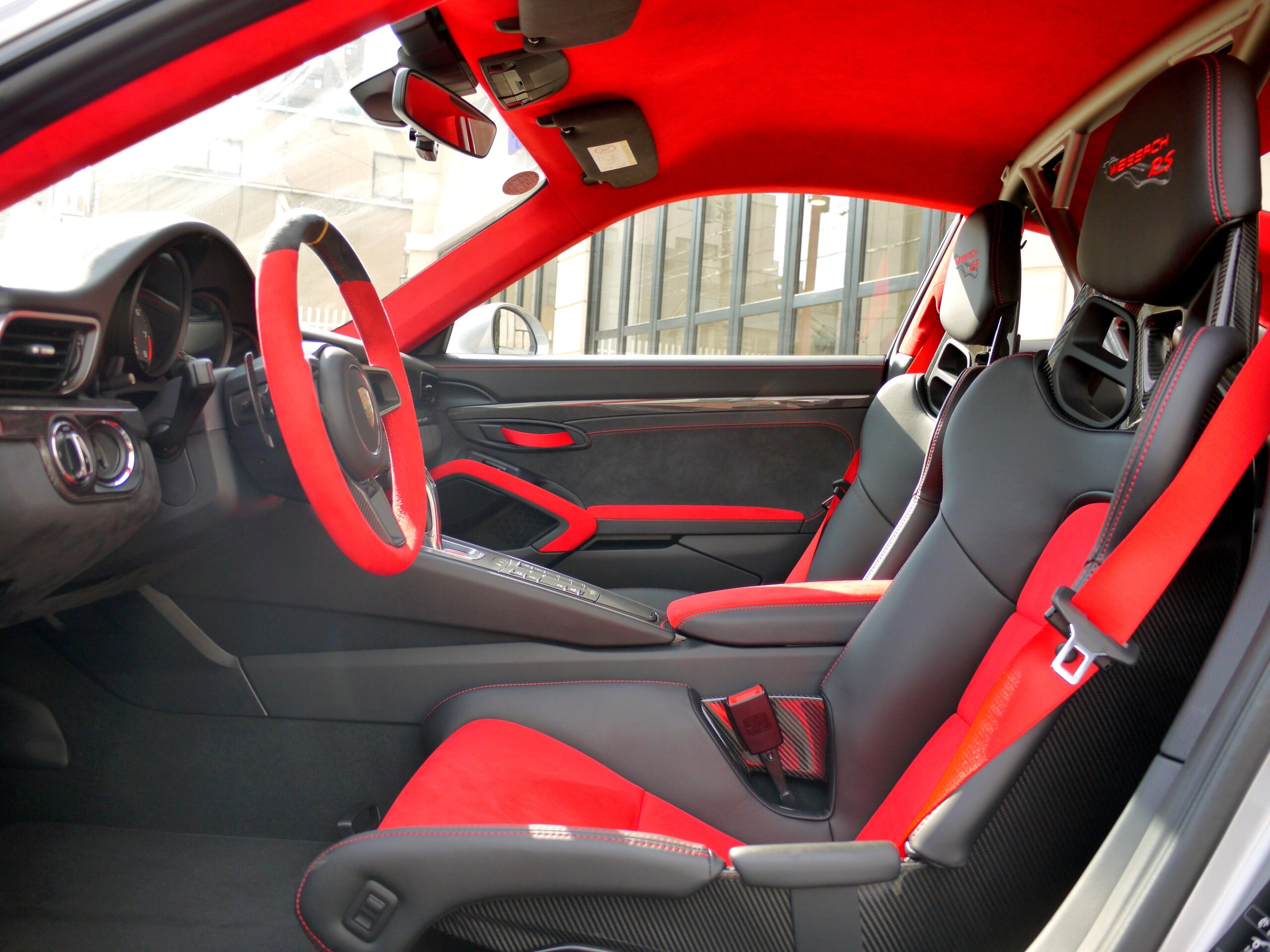 Porsche 911 GT2 RS (photo: 7)