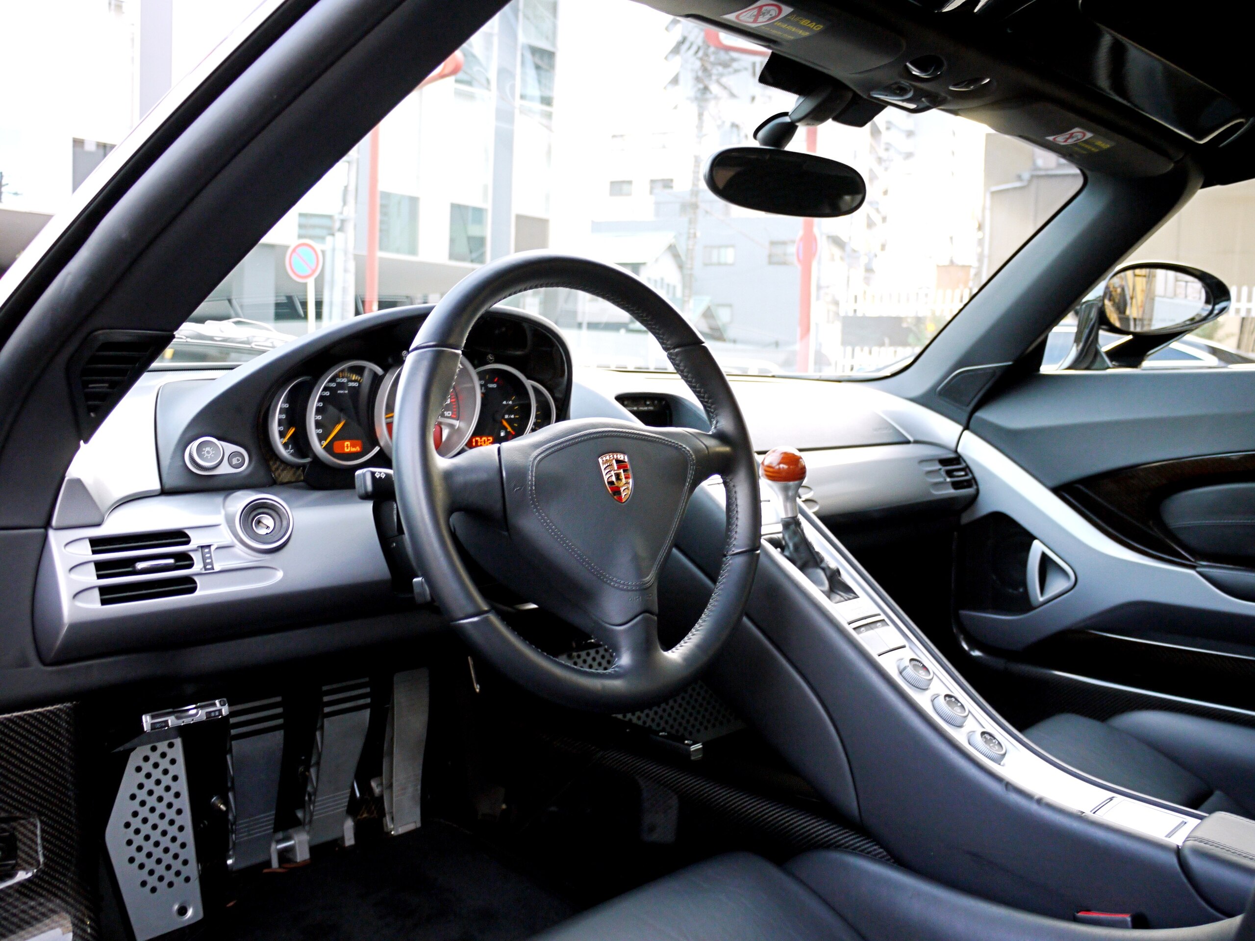 Porsche Carrera GT (photo: 8)
