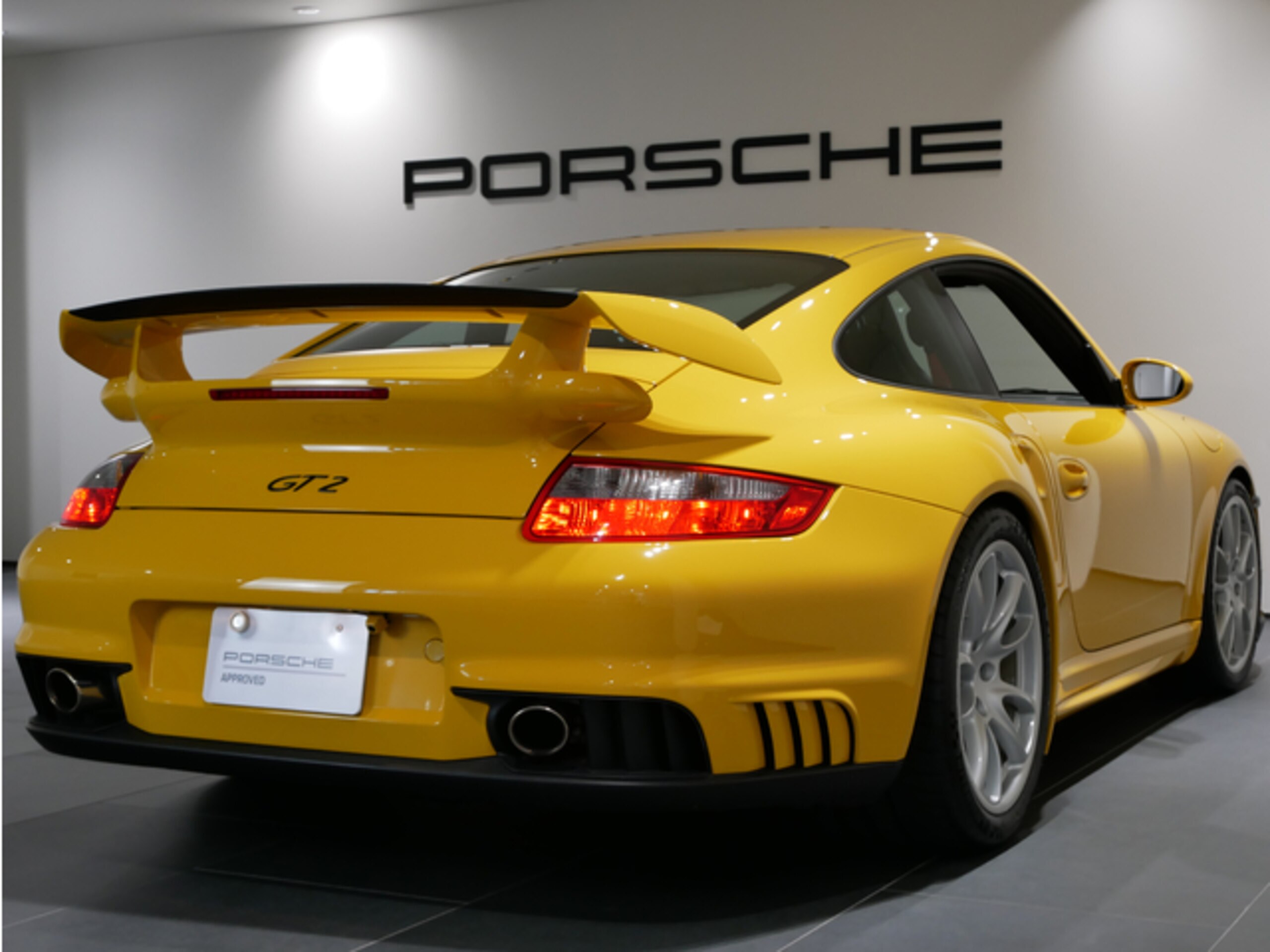 Porsche 911 GT2 (photo: 4)