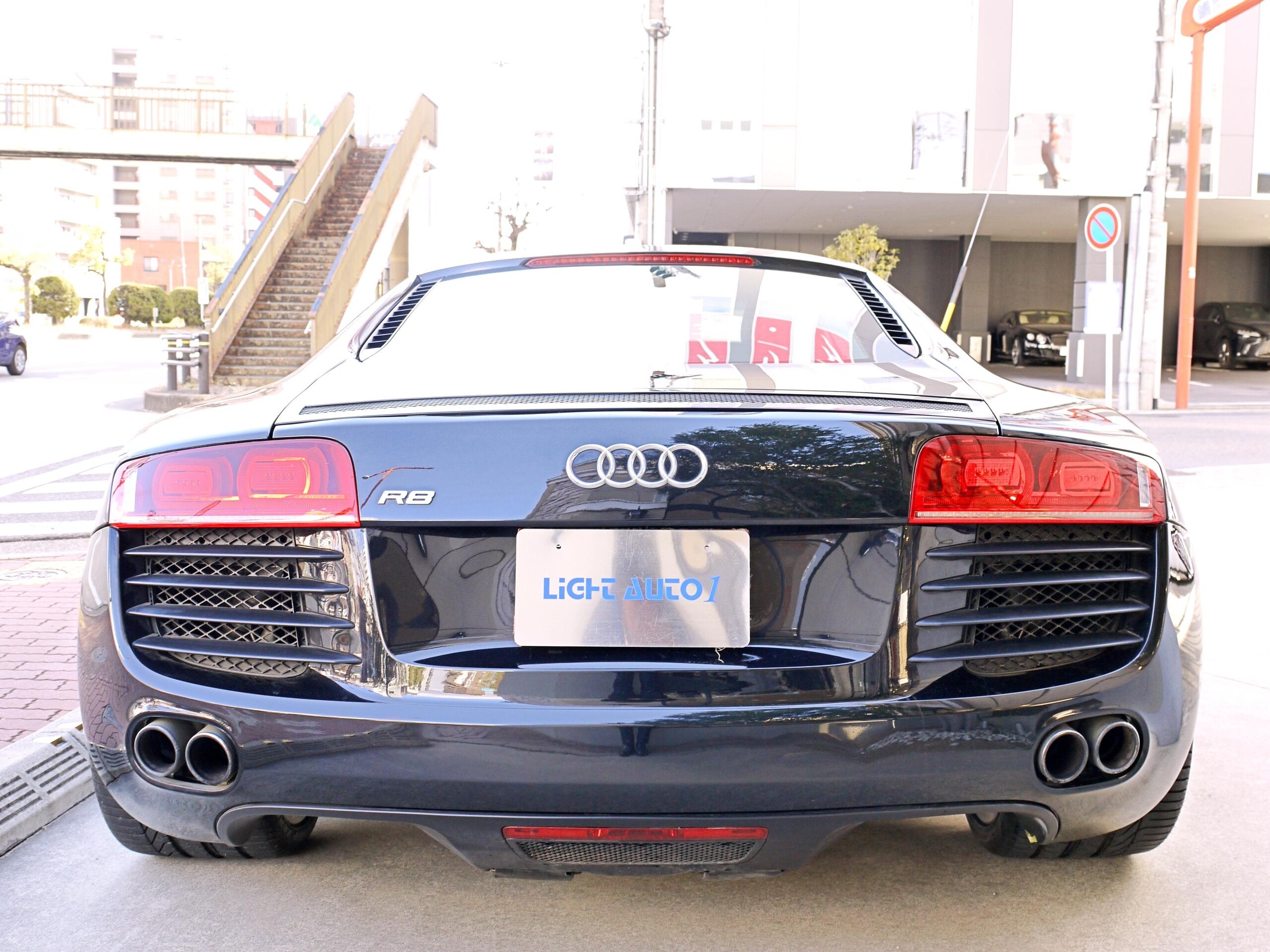 Audi R8 4.2 FSI Quattro (photo: 2)