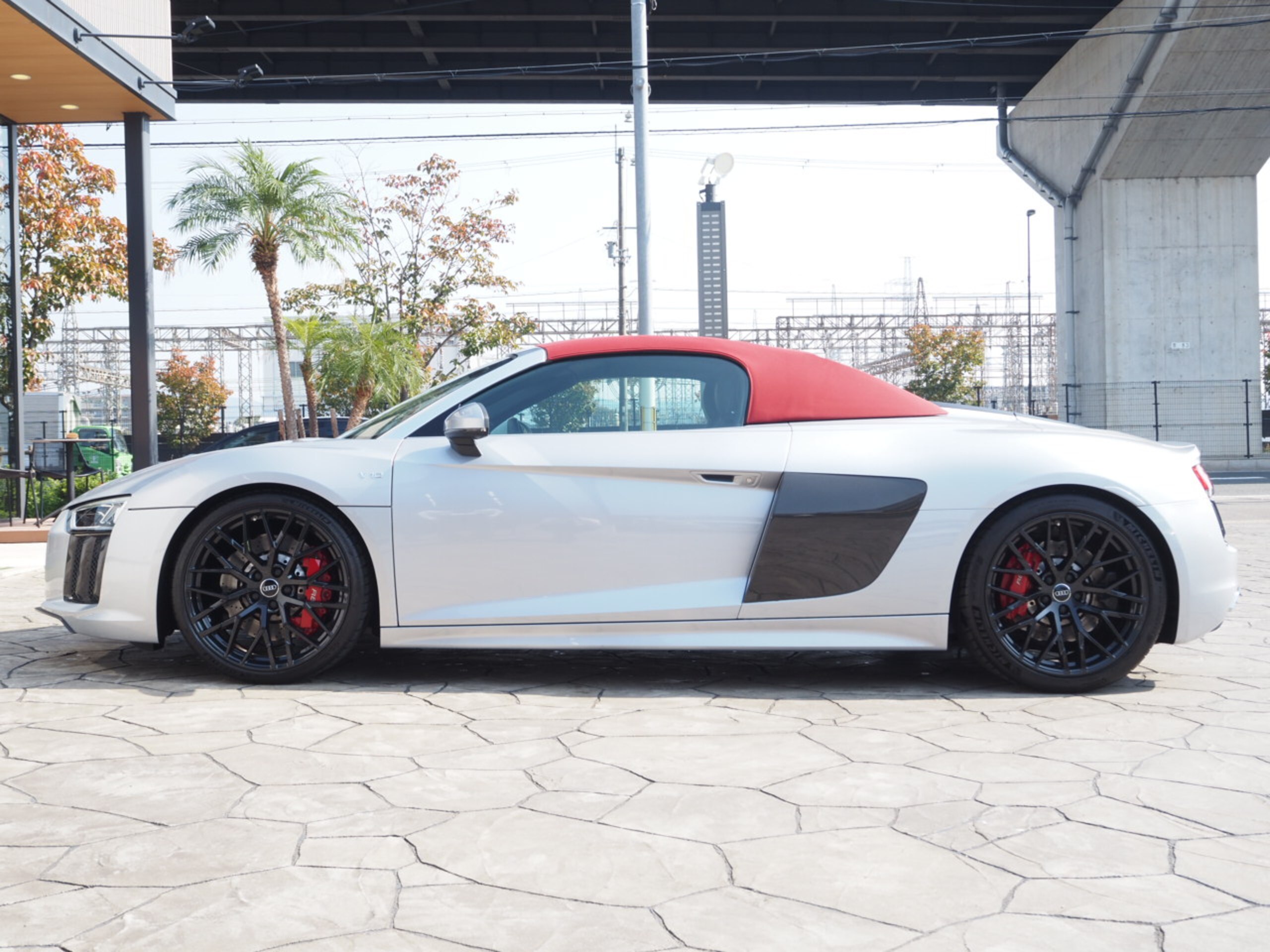 Audi R8 Spyder (photo: 6)