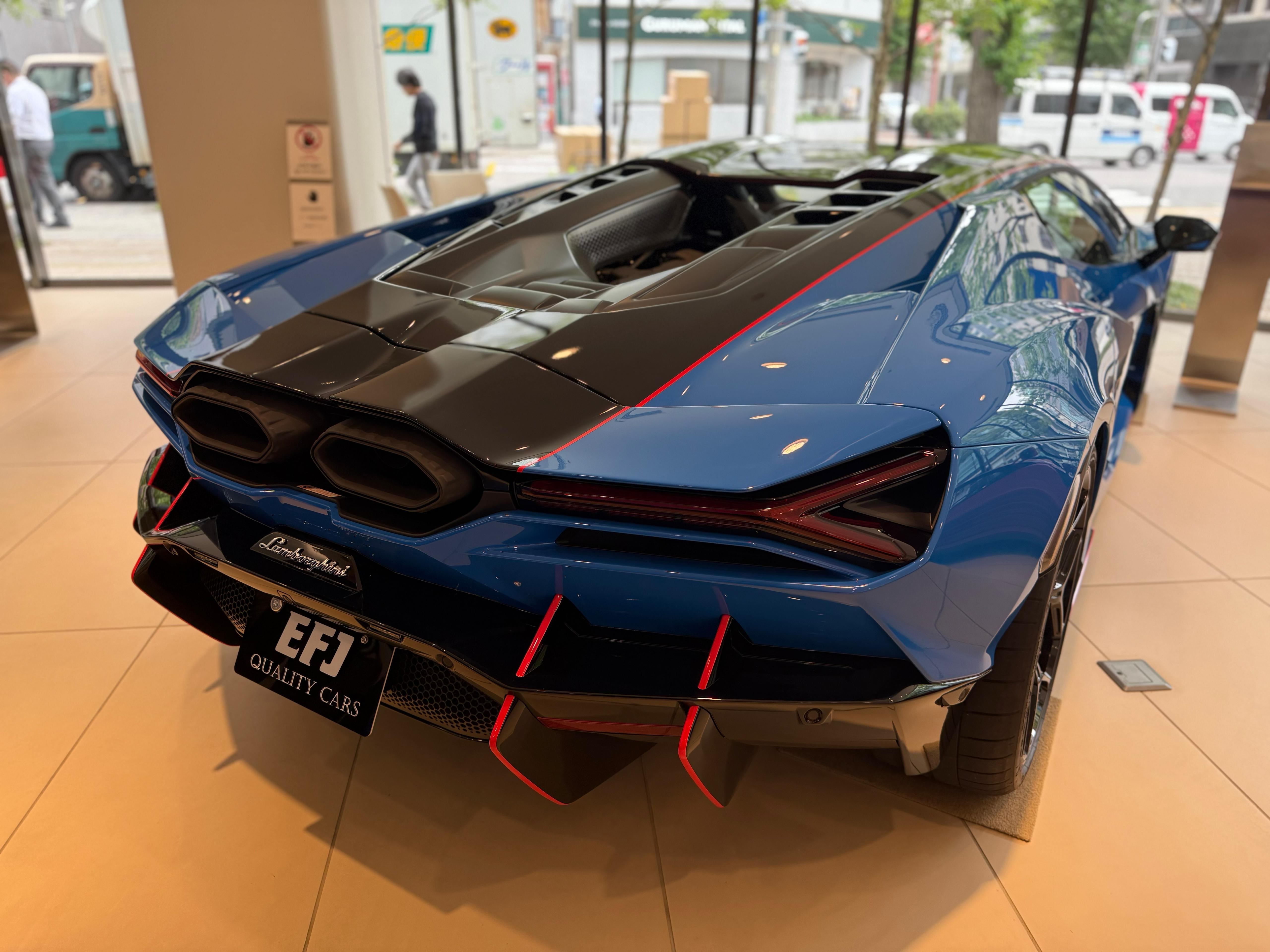 Lamborghini Revuelto (photo: 6)
