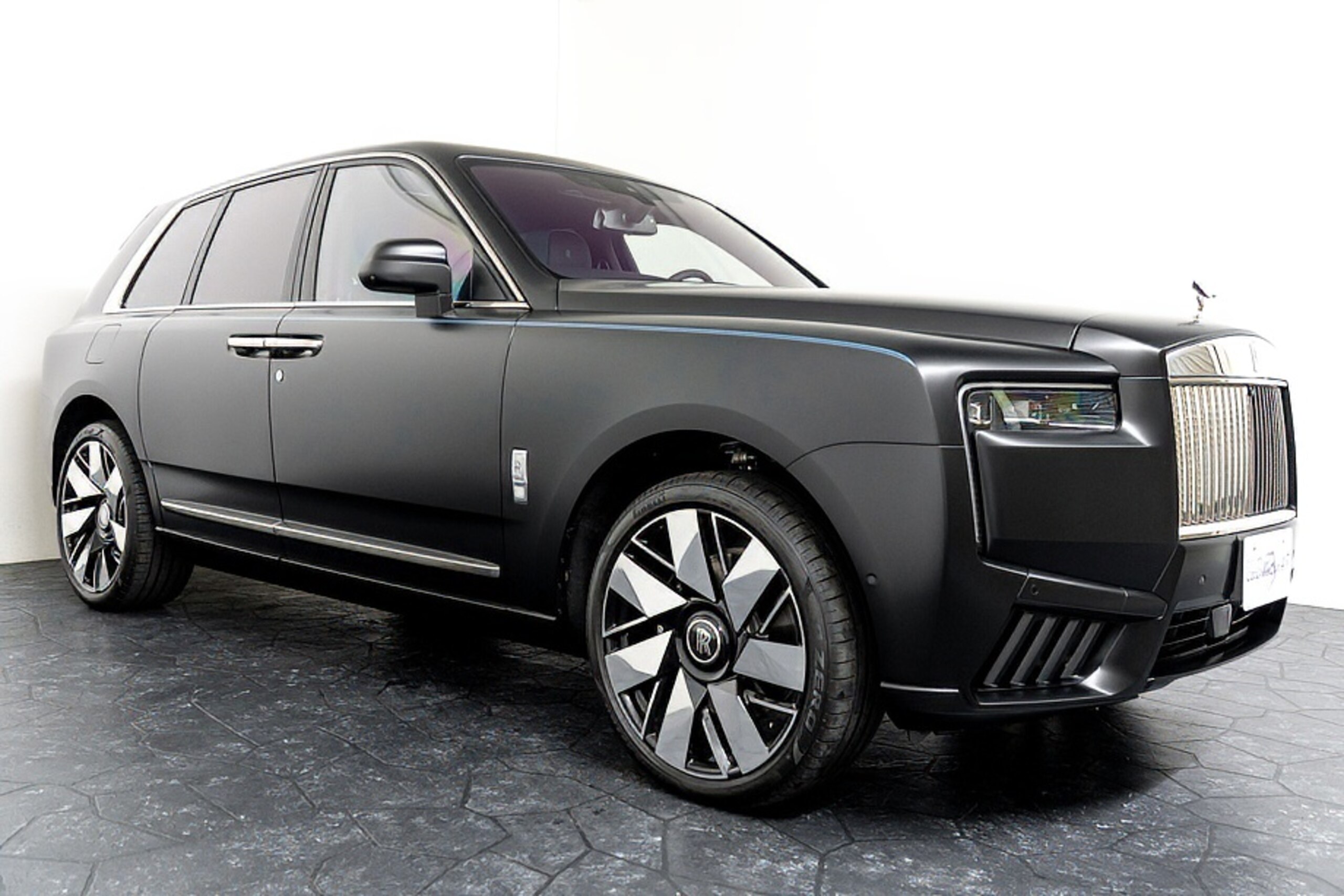 Rolls-Royce Cullinan (photo: 2)