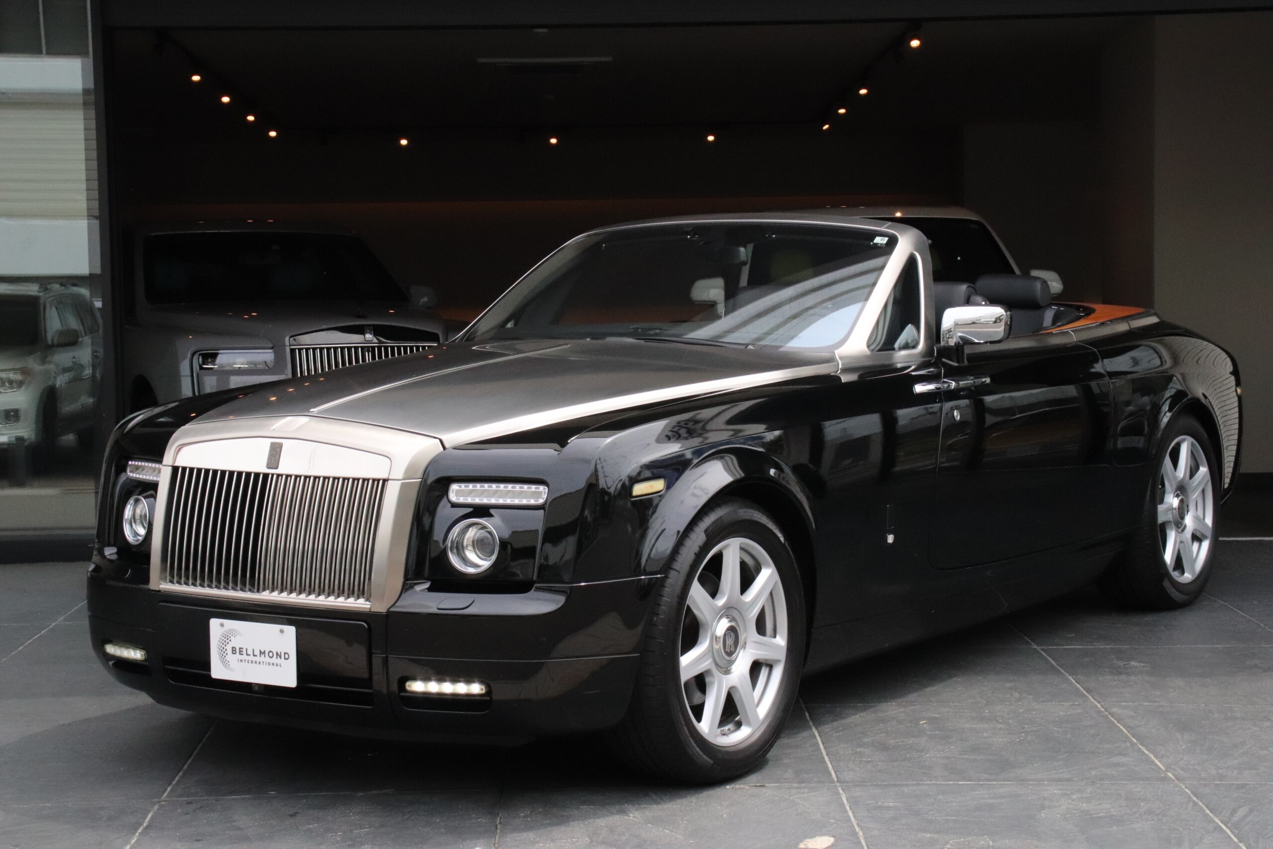Rolls-Royce Phantom Drophead Coupe 2011 for sale from Japan - image 2