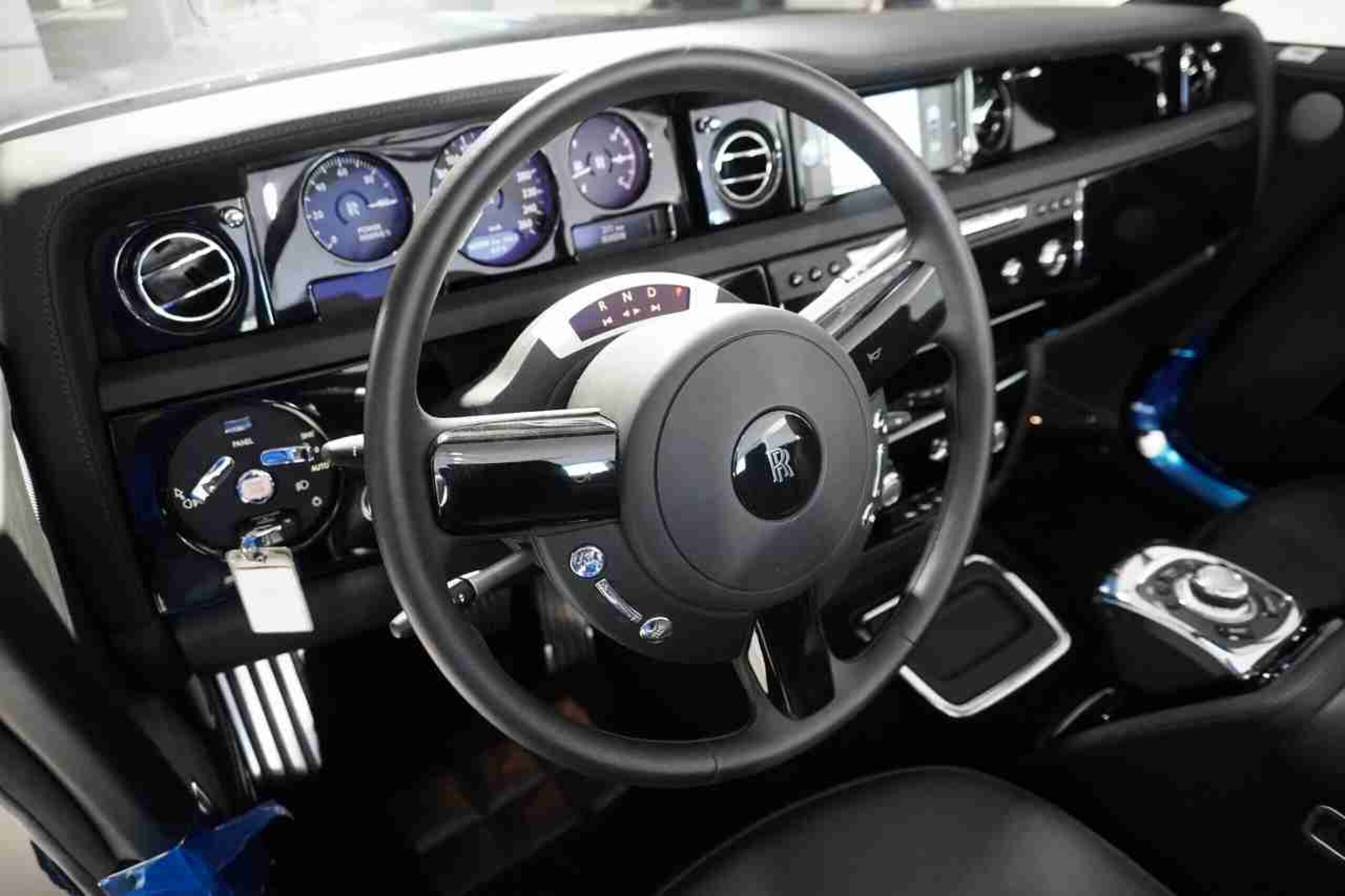 Rolls-Royce Phantom Drophead Coupe (photo: 6)