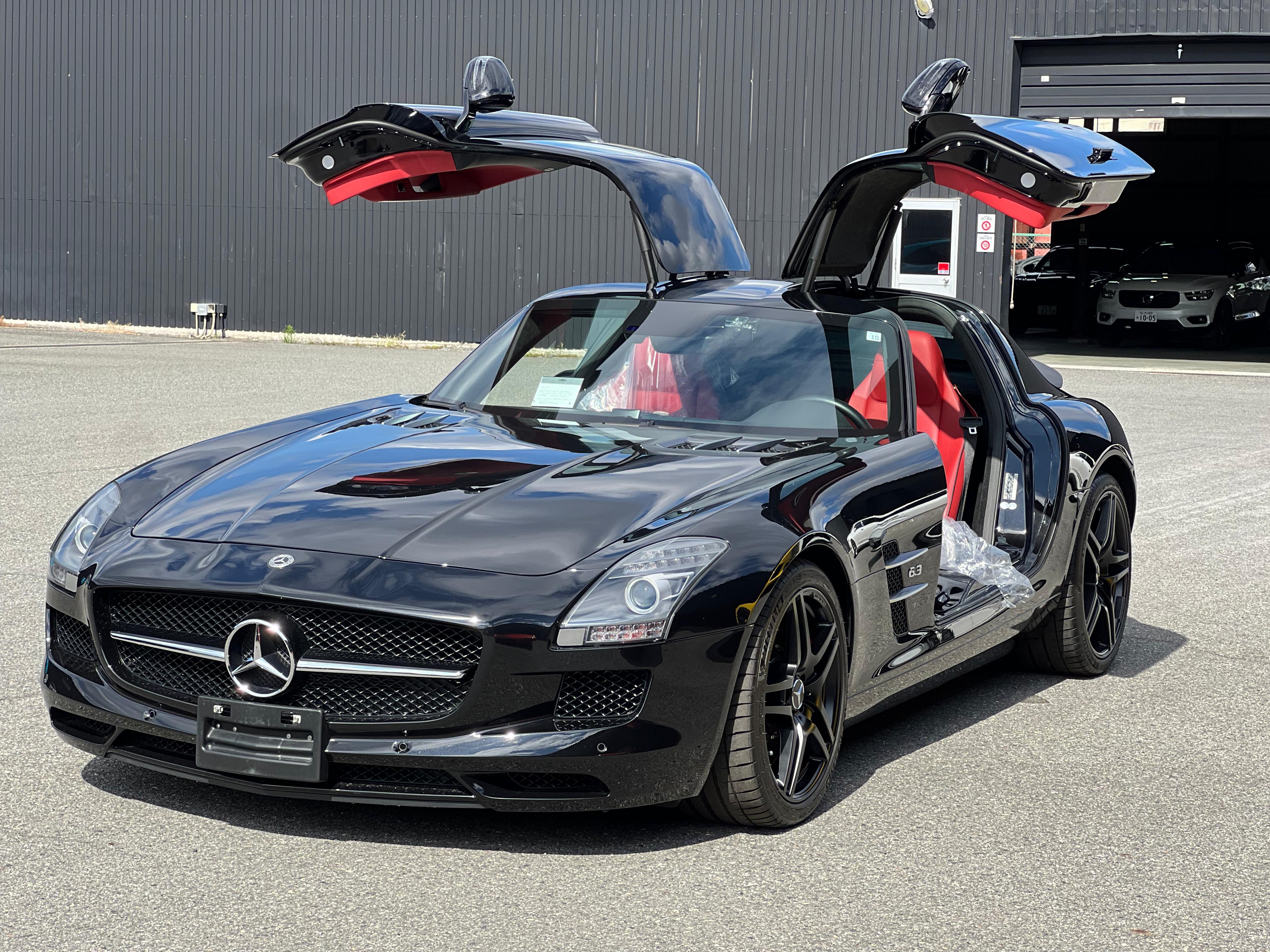 Mercedes Benz SLS AMG