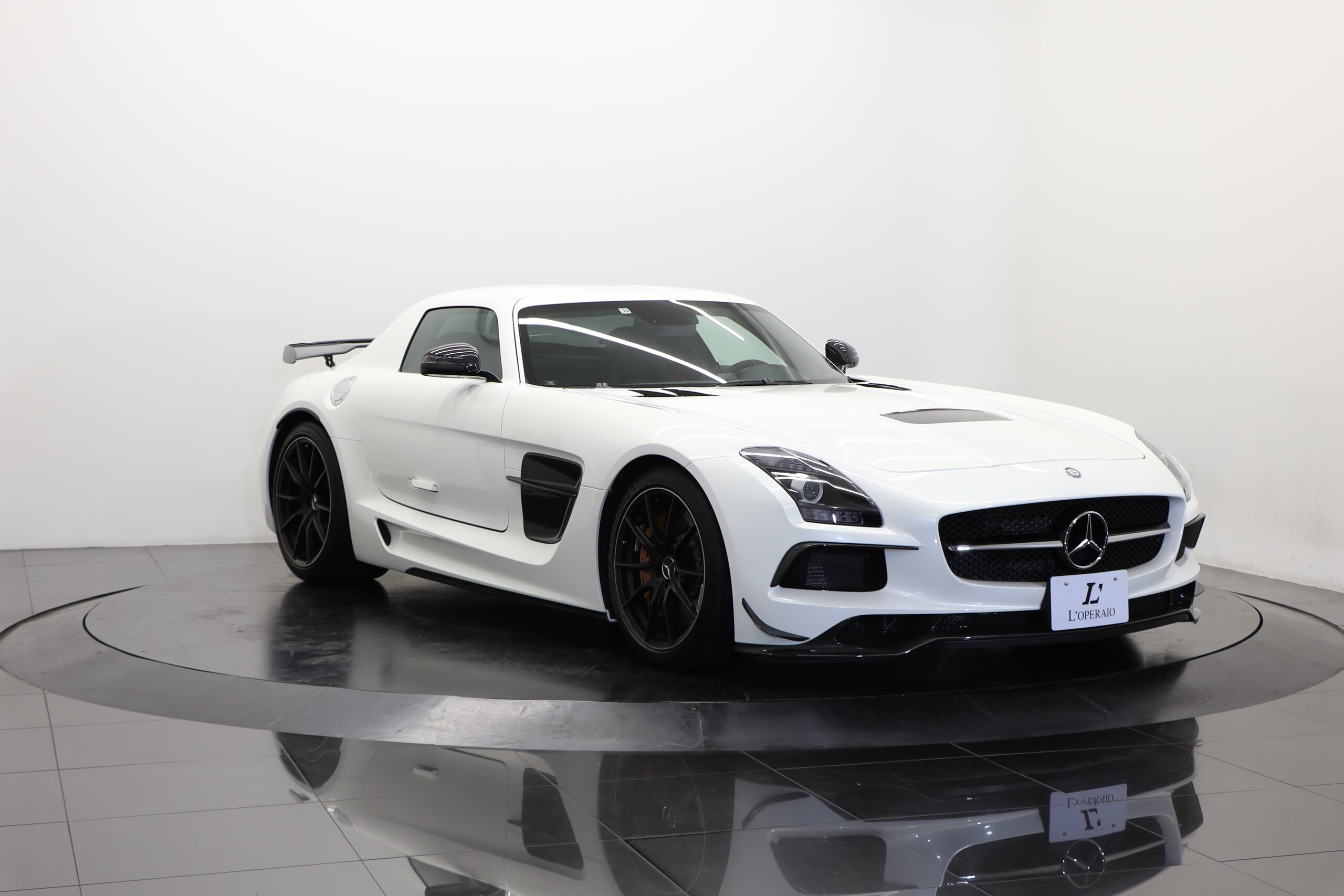 Mercedes Benz SLS AMG (photo: 2)