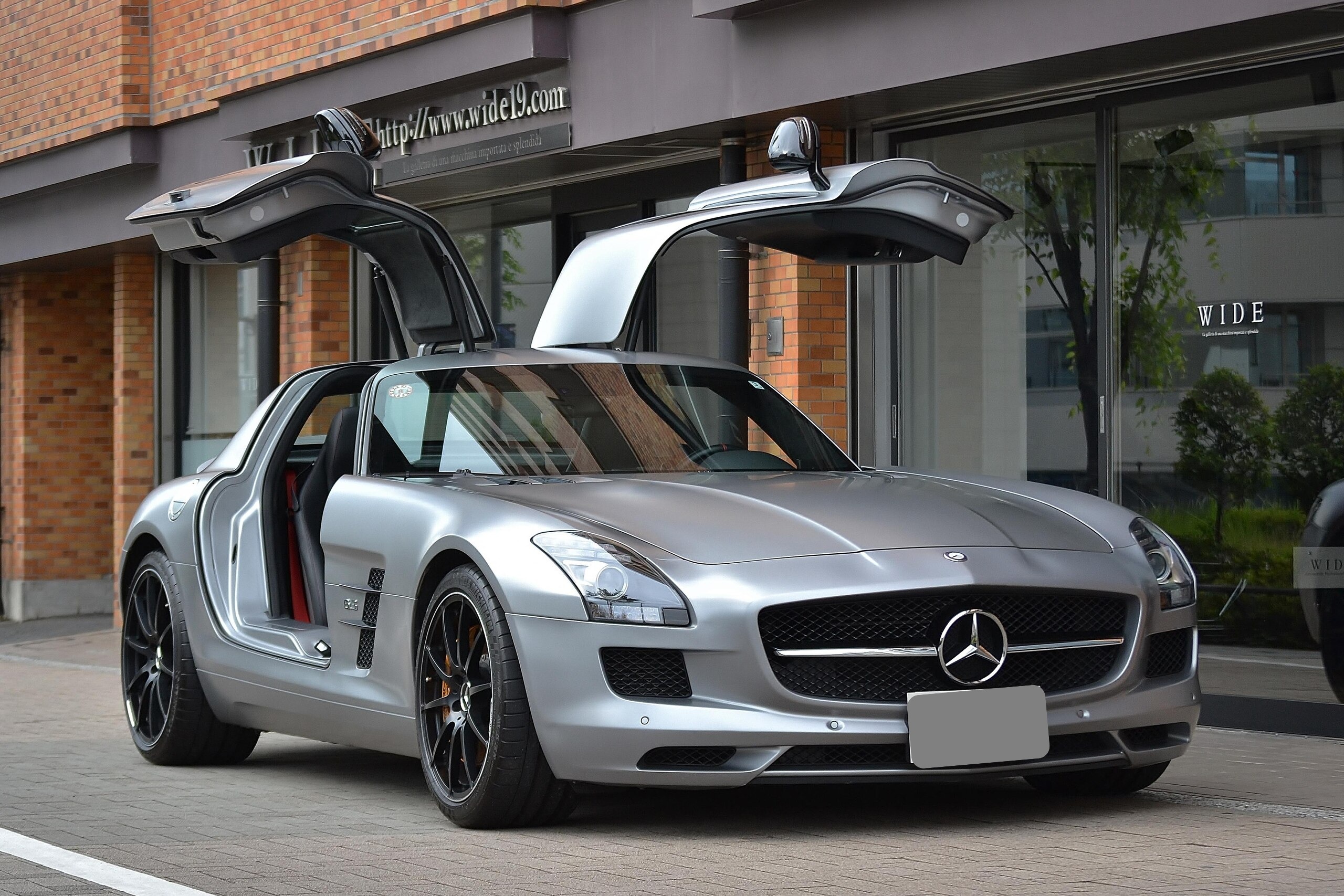 Mercedes Benz SLS AMG GT