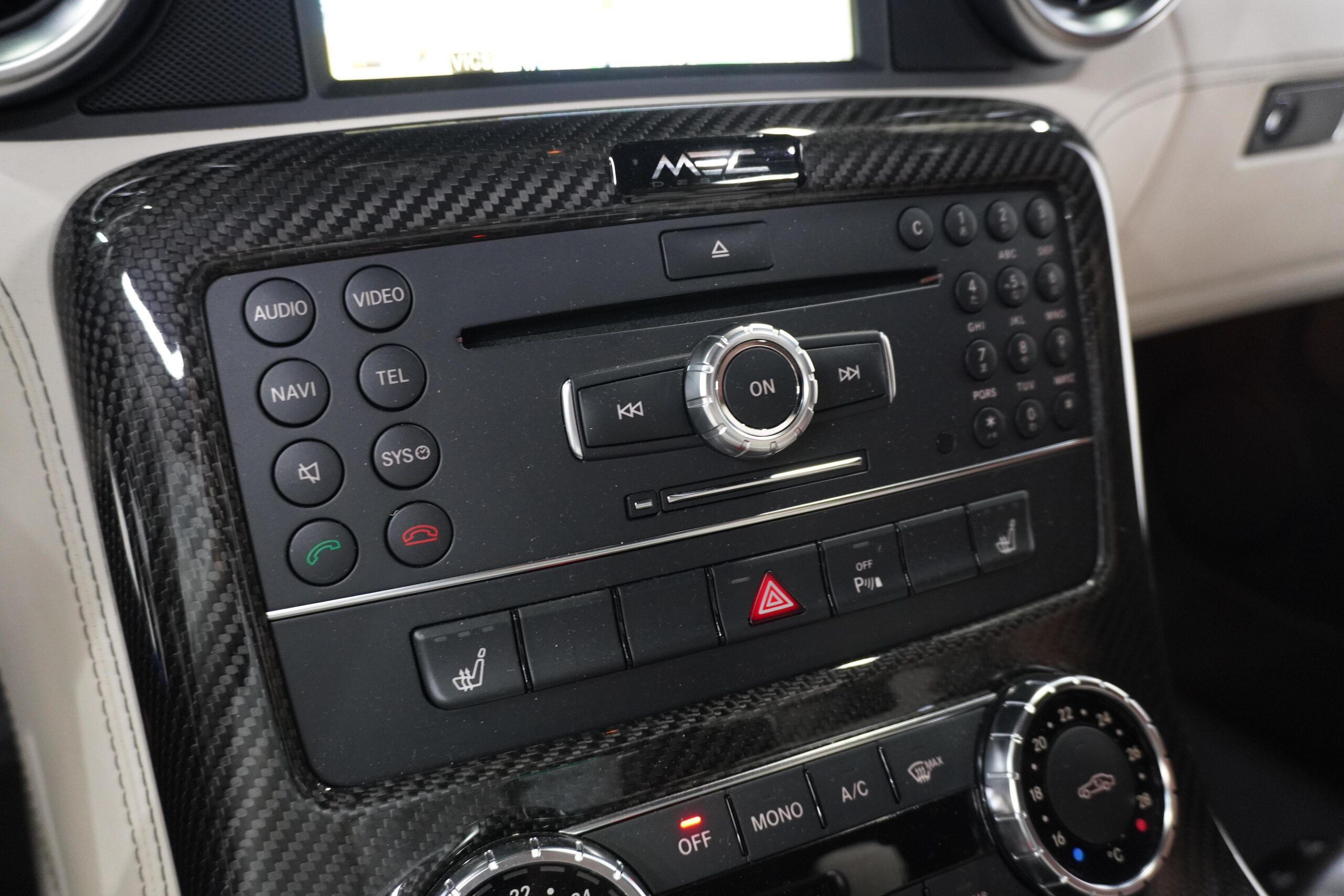 Mercedes Benz SLS AMG (photo: 12)