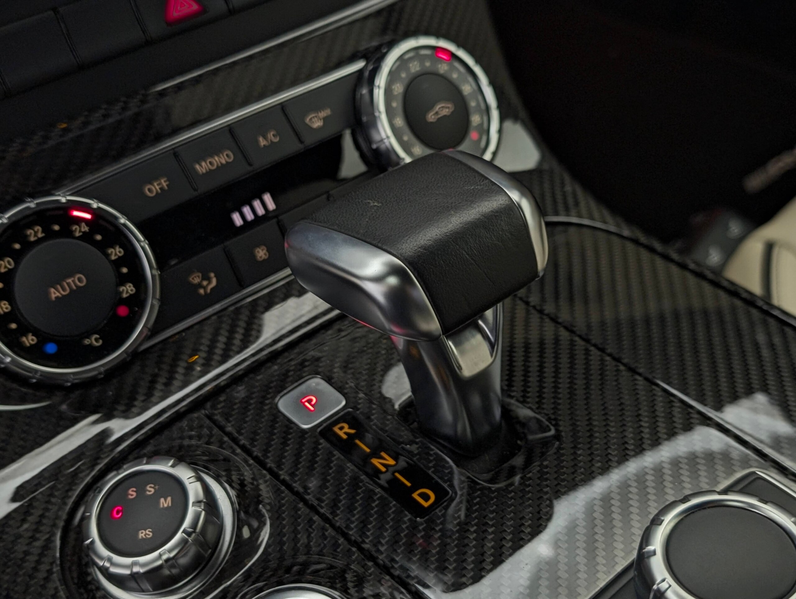 Mercedes Benz SLS AMG (photo: 14)