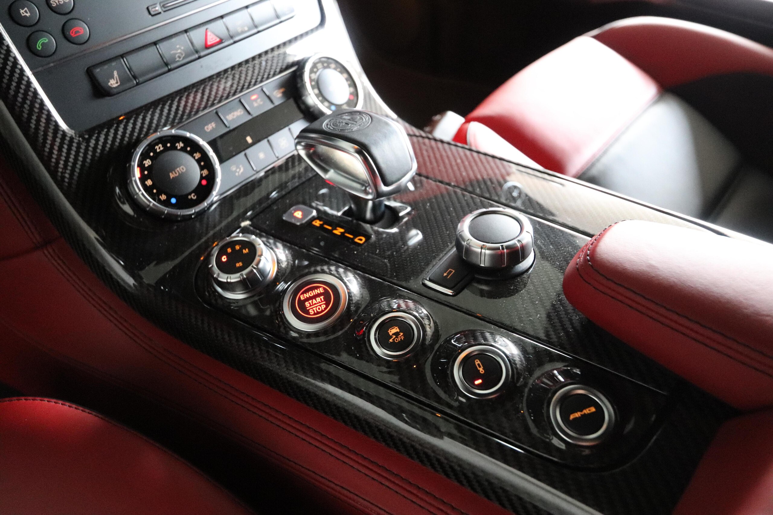 Mercedes Benz SLS AMG (photo: 11)