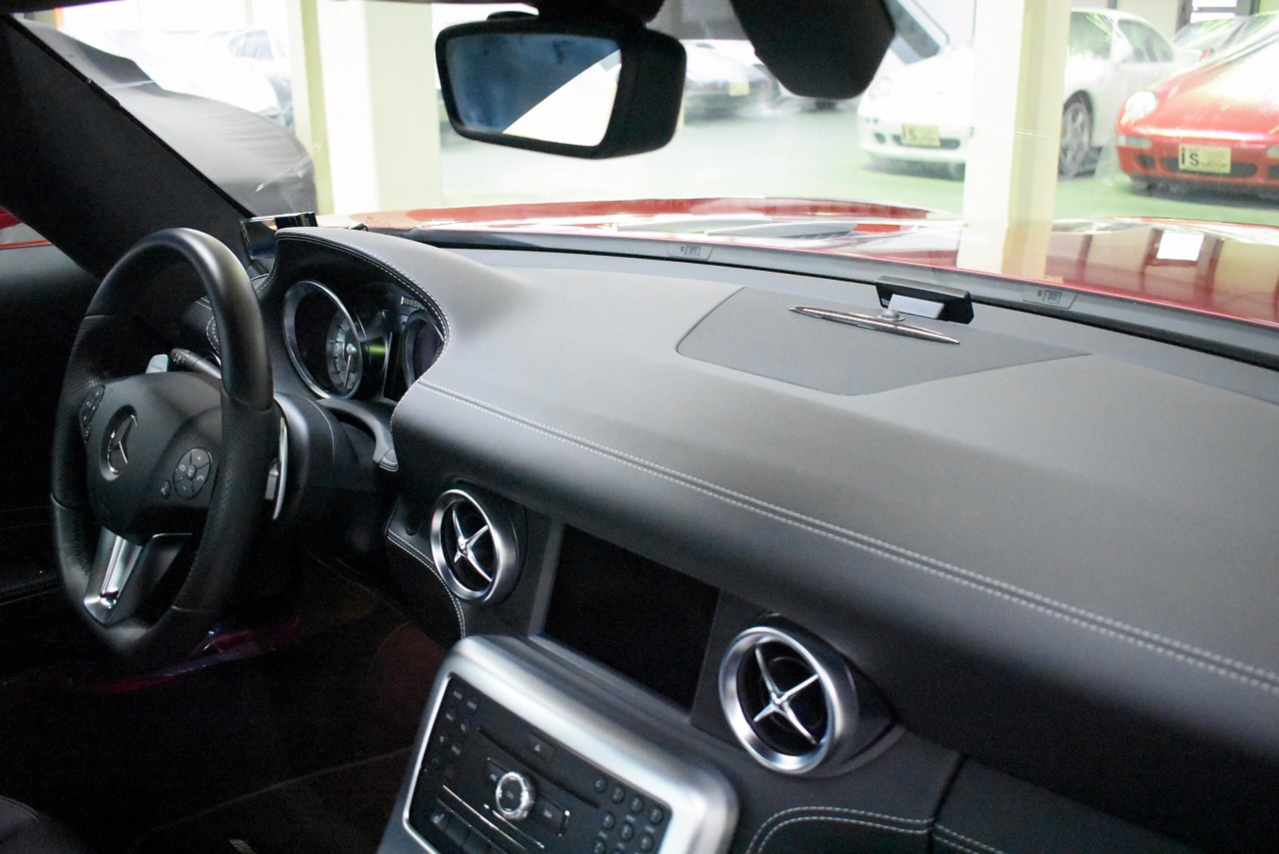 Mercedes Benz SLS AMG (photo: 20)