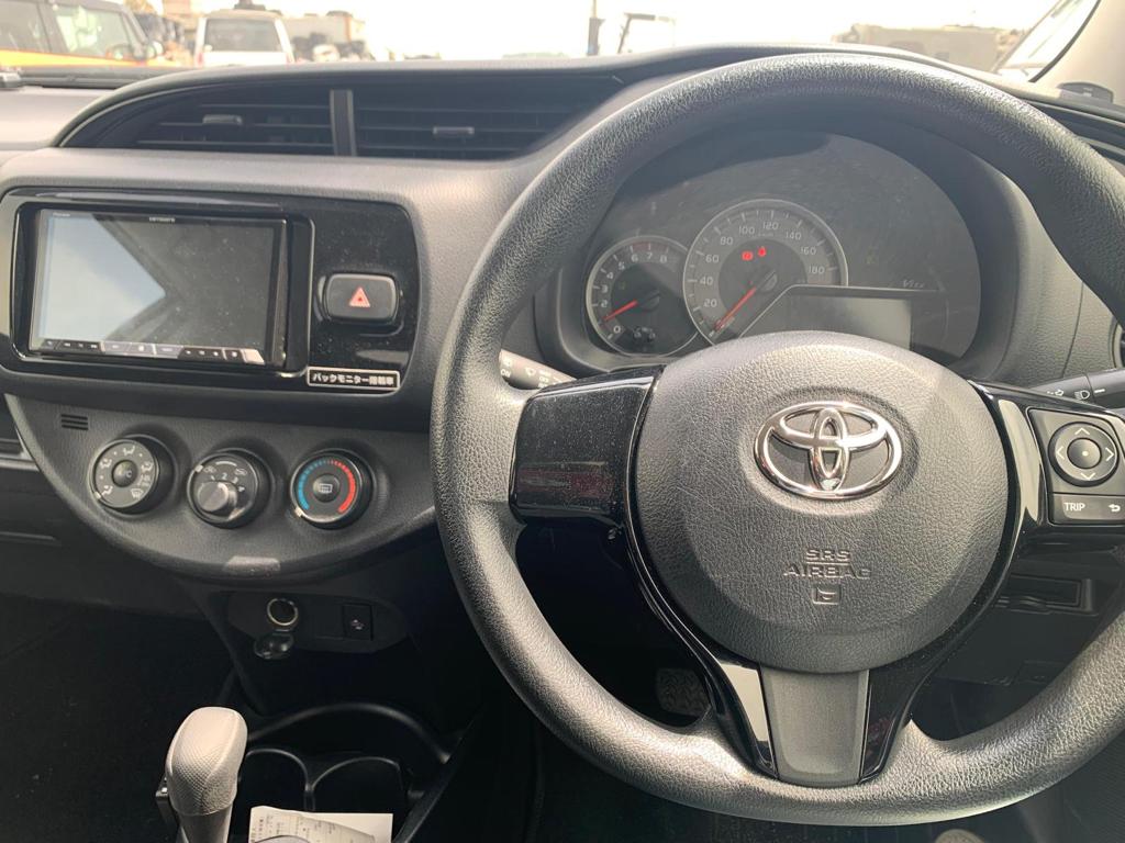 Toyota Vitz (photo: 12)