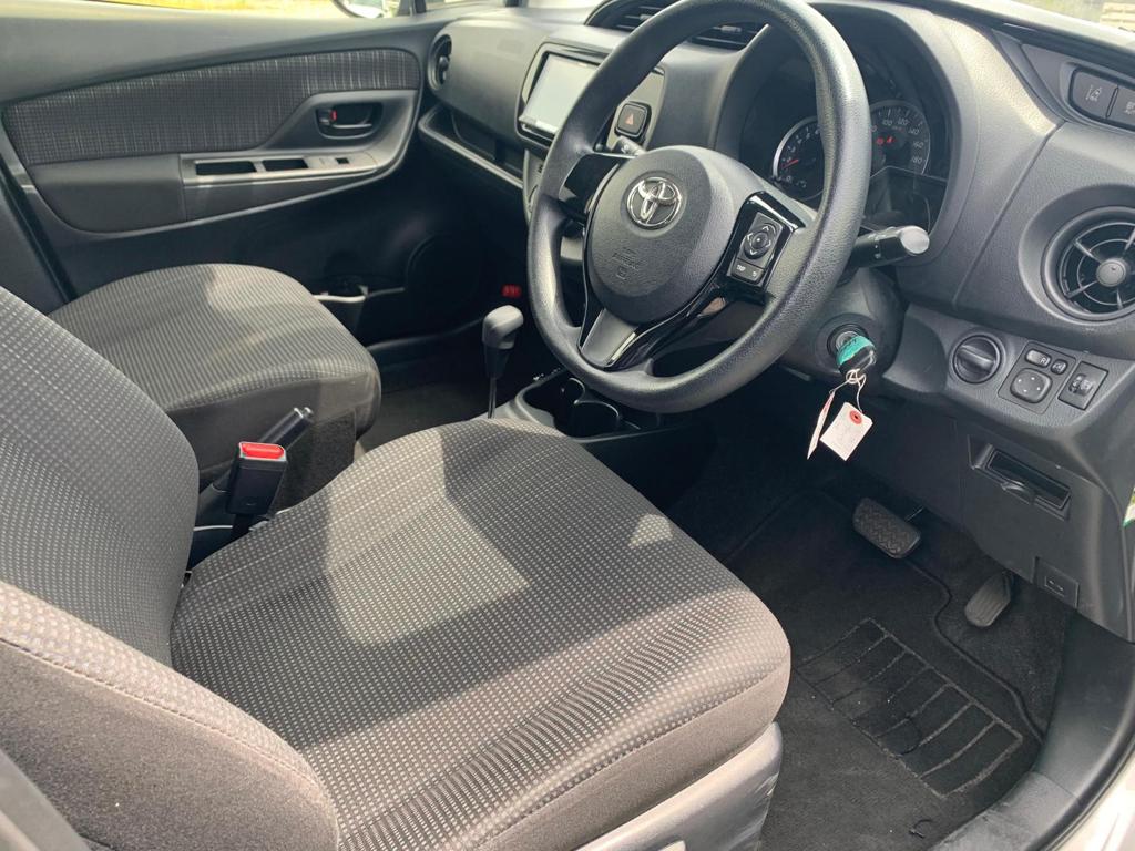 Toyota Vitz (photo: 11)