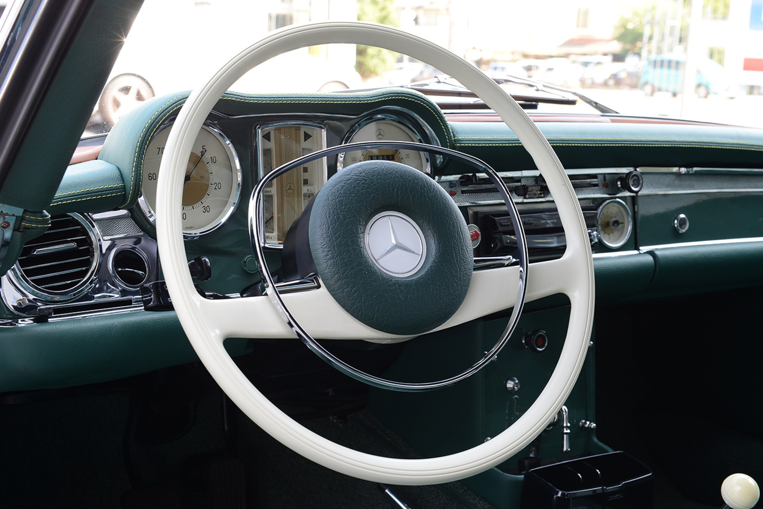 Mercedes Benz 280SL (photo: 9)