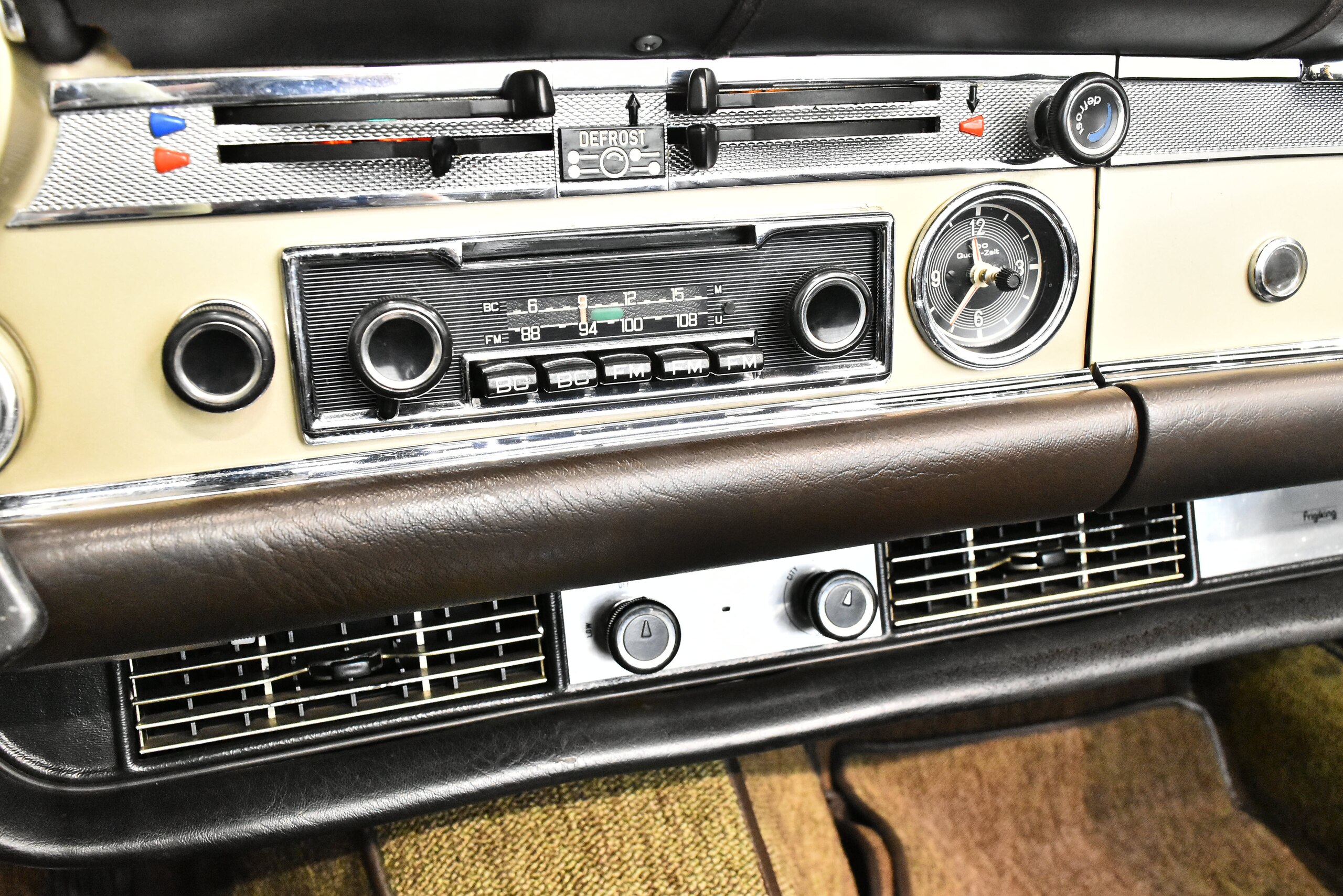Mercedes Benz 280SL (photo: 11)