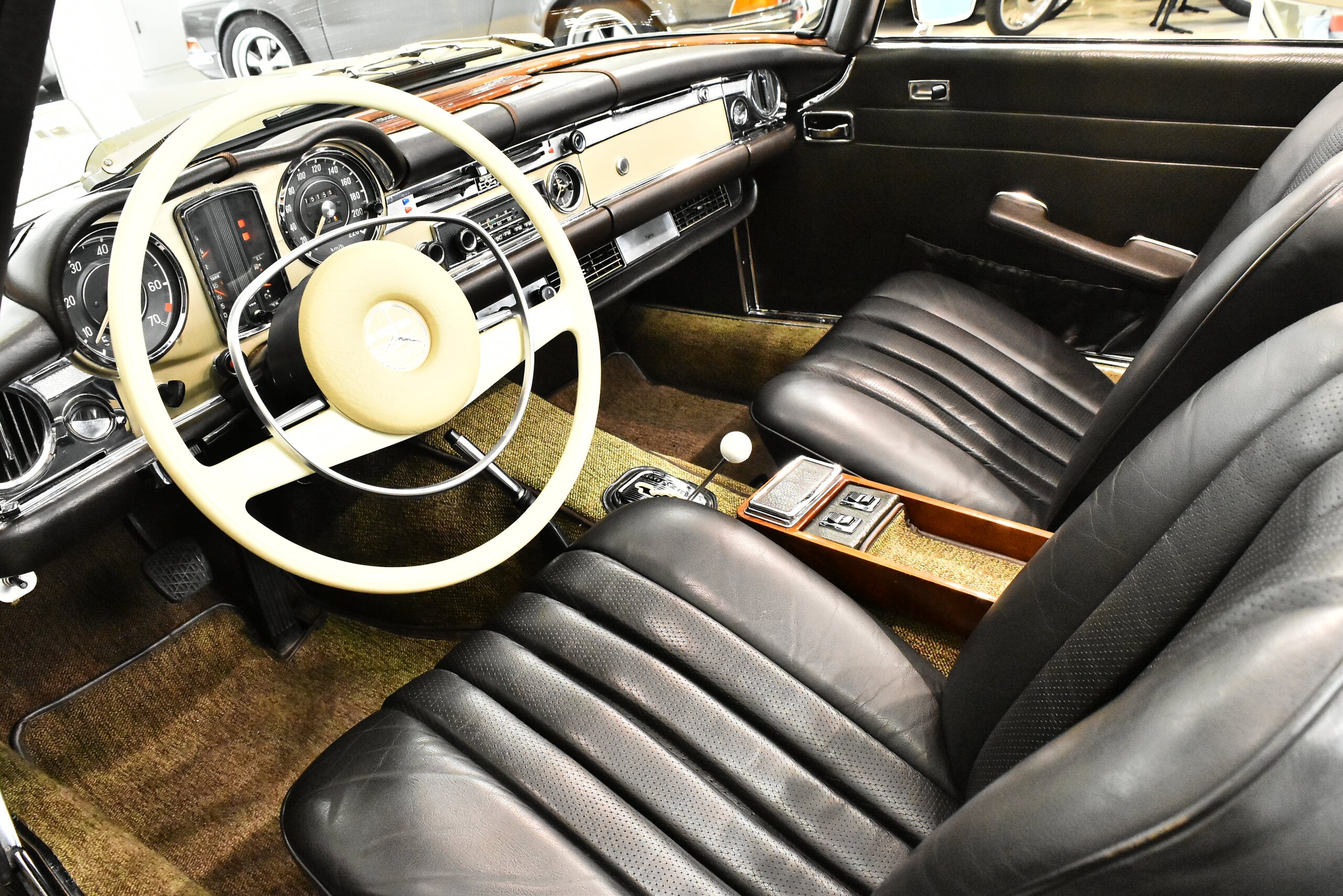 Mercedes Benz 280SL (photo: 8)