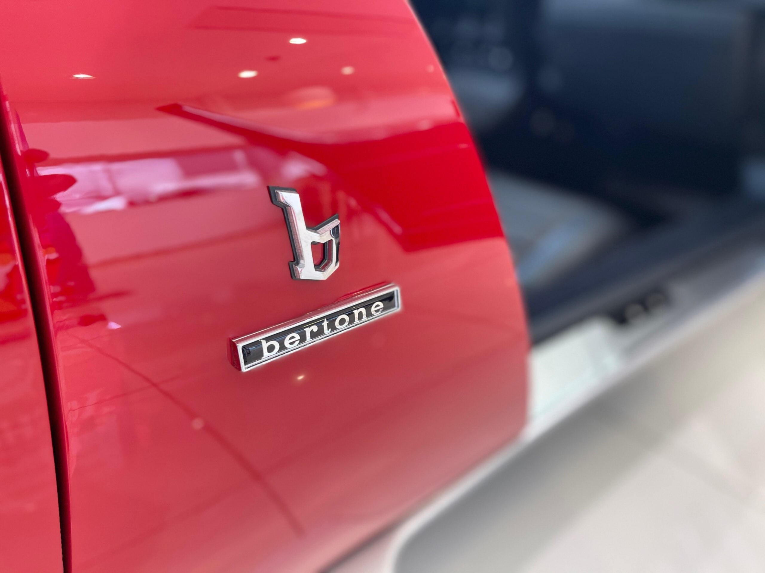 Lamborghini Miura P400S (photo: 6)