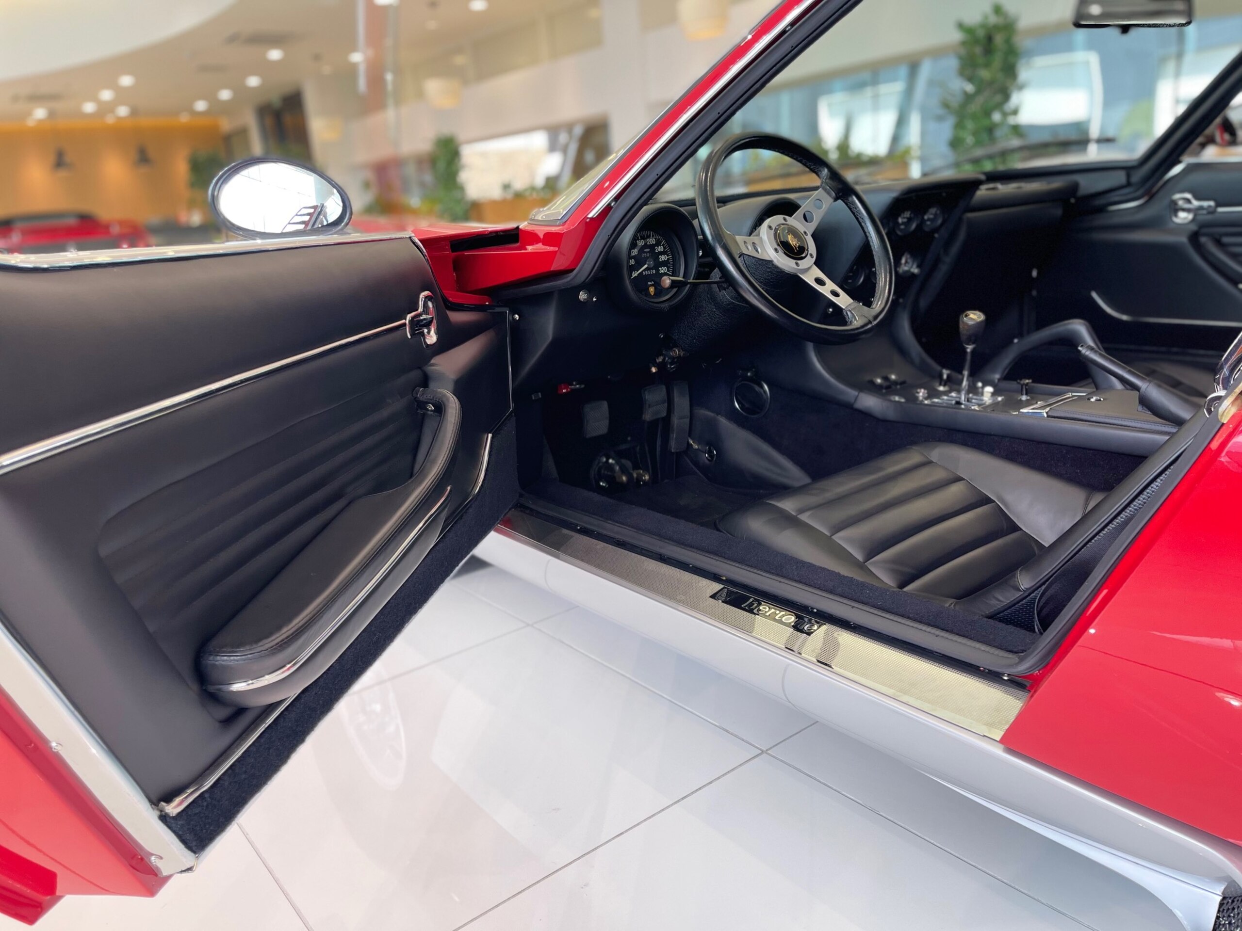 Lamborghini Miura P400S (photo: 10)