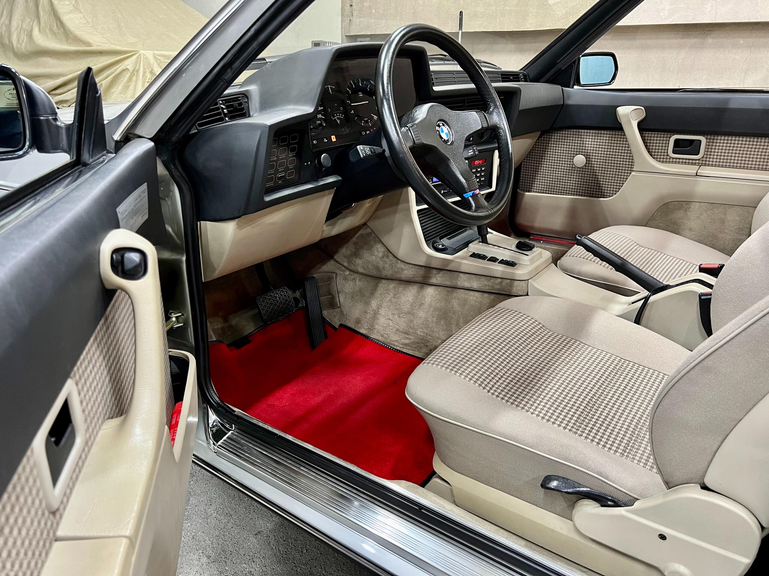 BMW 635CSi (photo: 6)