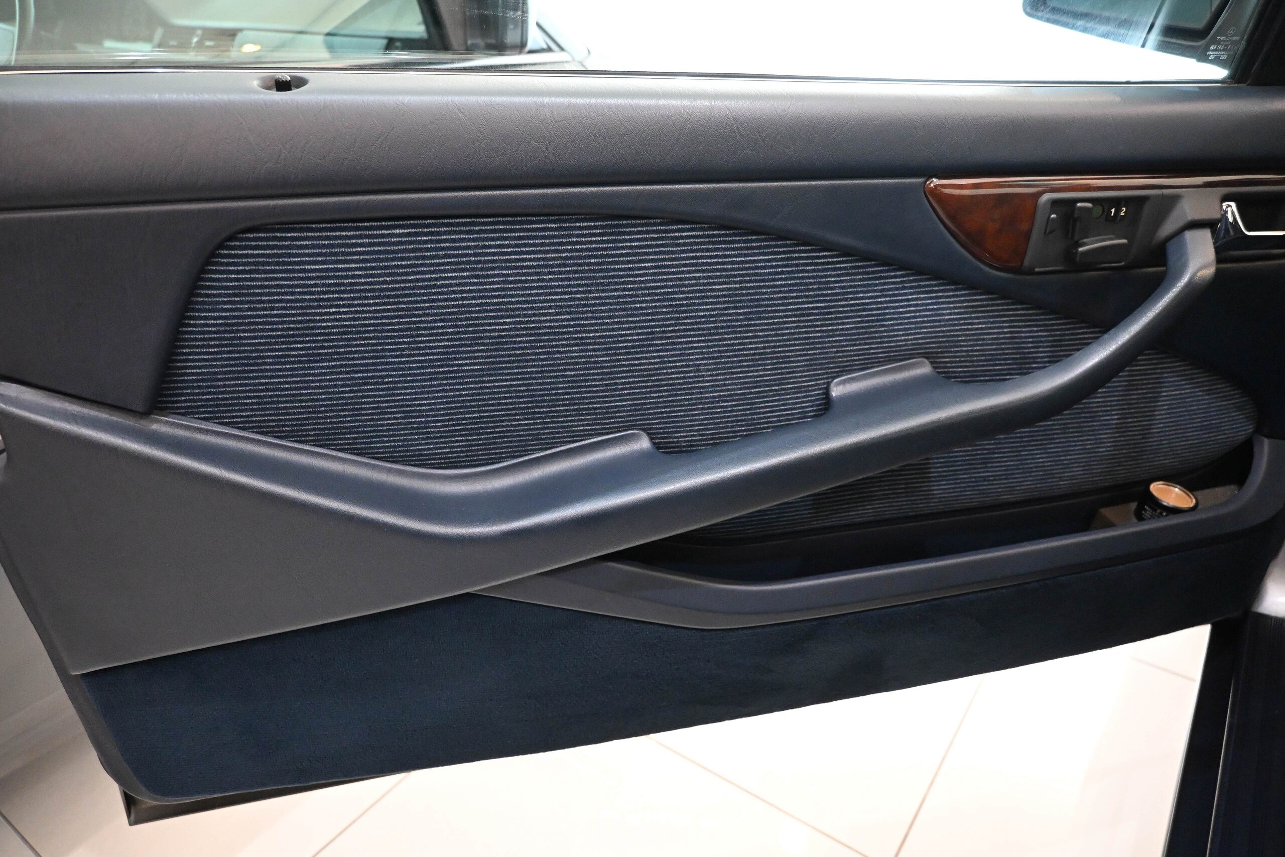 Mercedes Benz 560SEC (photo: 4)