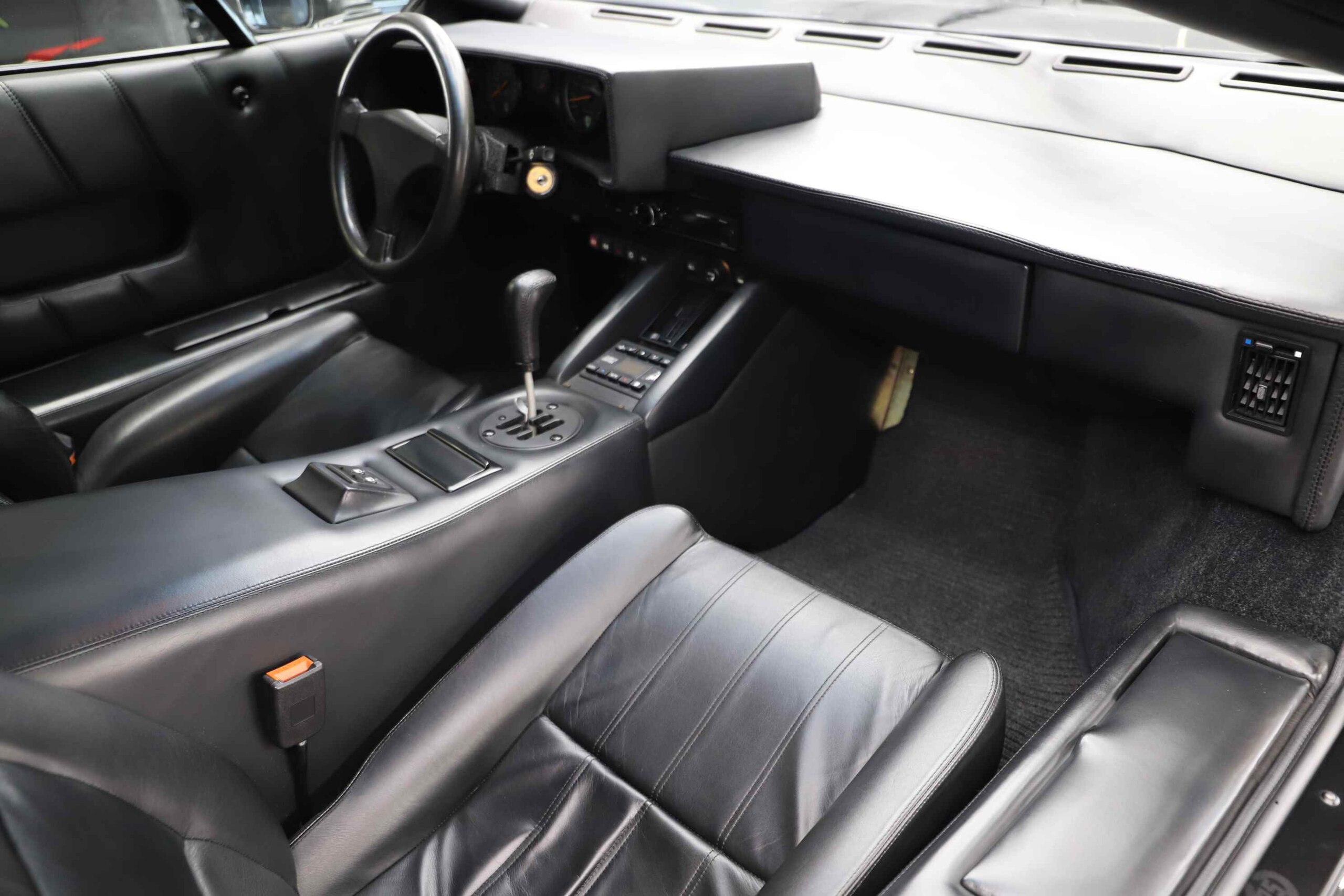 Lamborghini Countach Anniversary Edition (photo: 9)