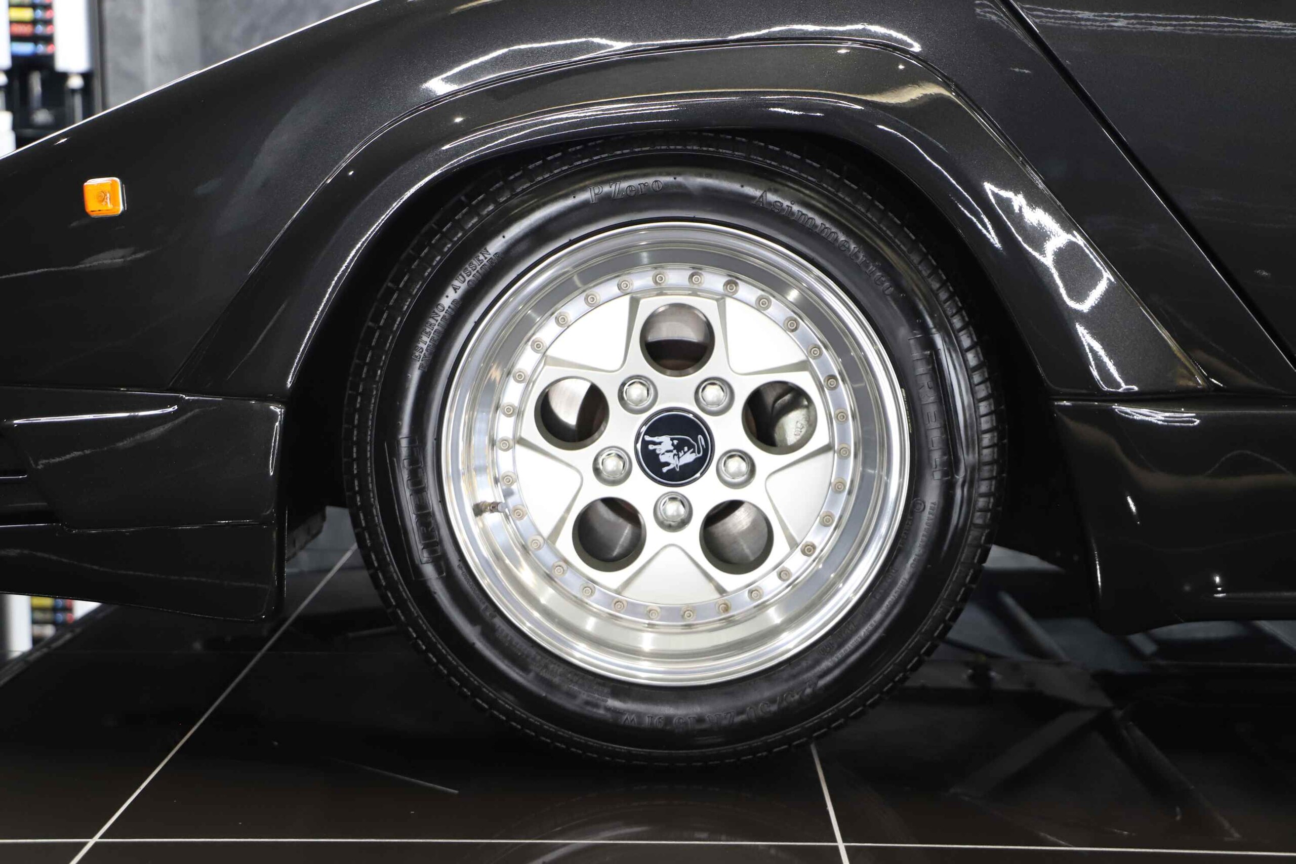 Lamborghini Countach Anniversary Edition (photo: 10)