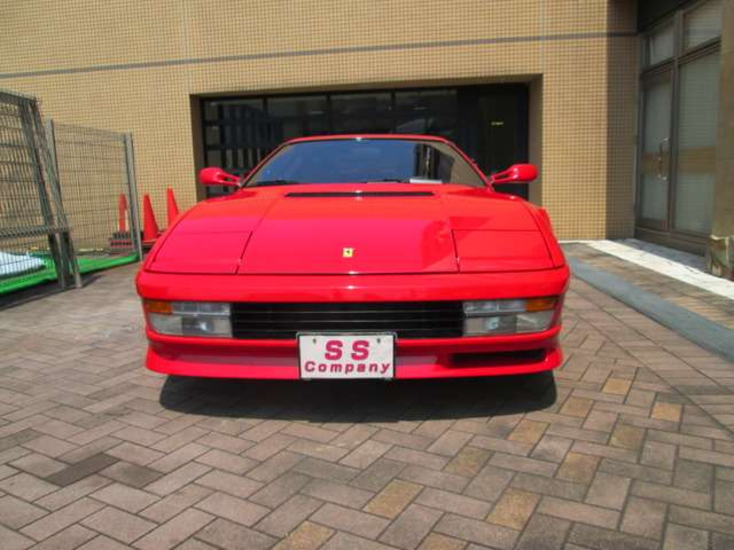 Ferrari Testarossa (photo: 1)