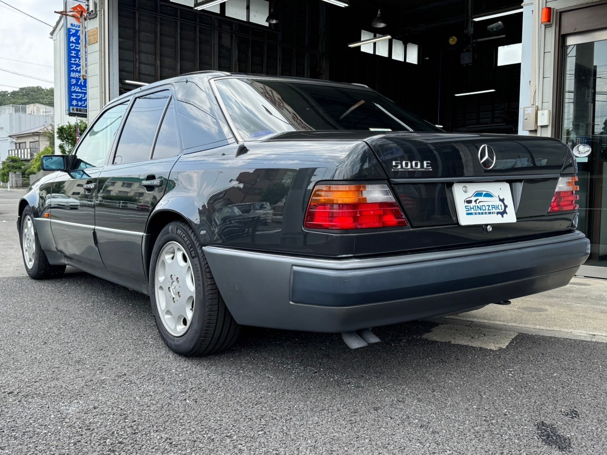 Mercedes Benz E500 (photo: 4)