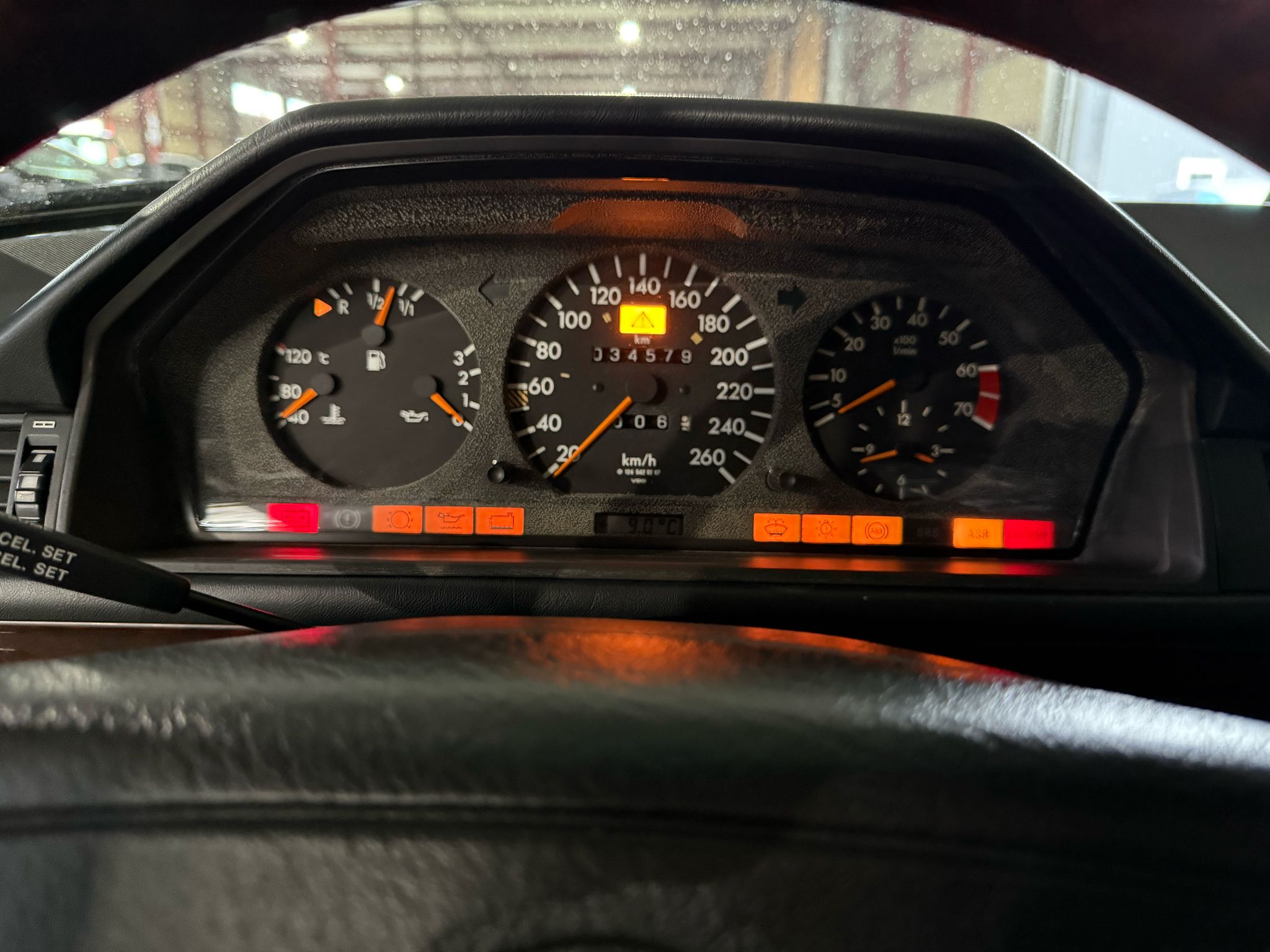 Mercedes Benz 500E (photo: 8)