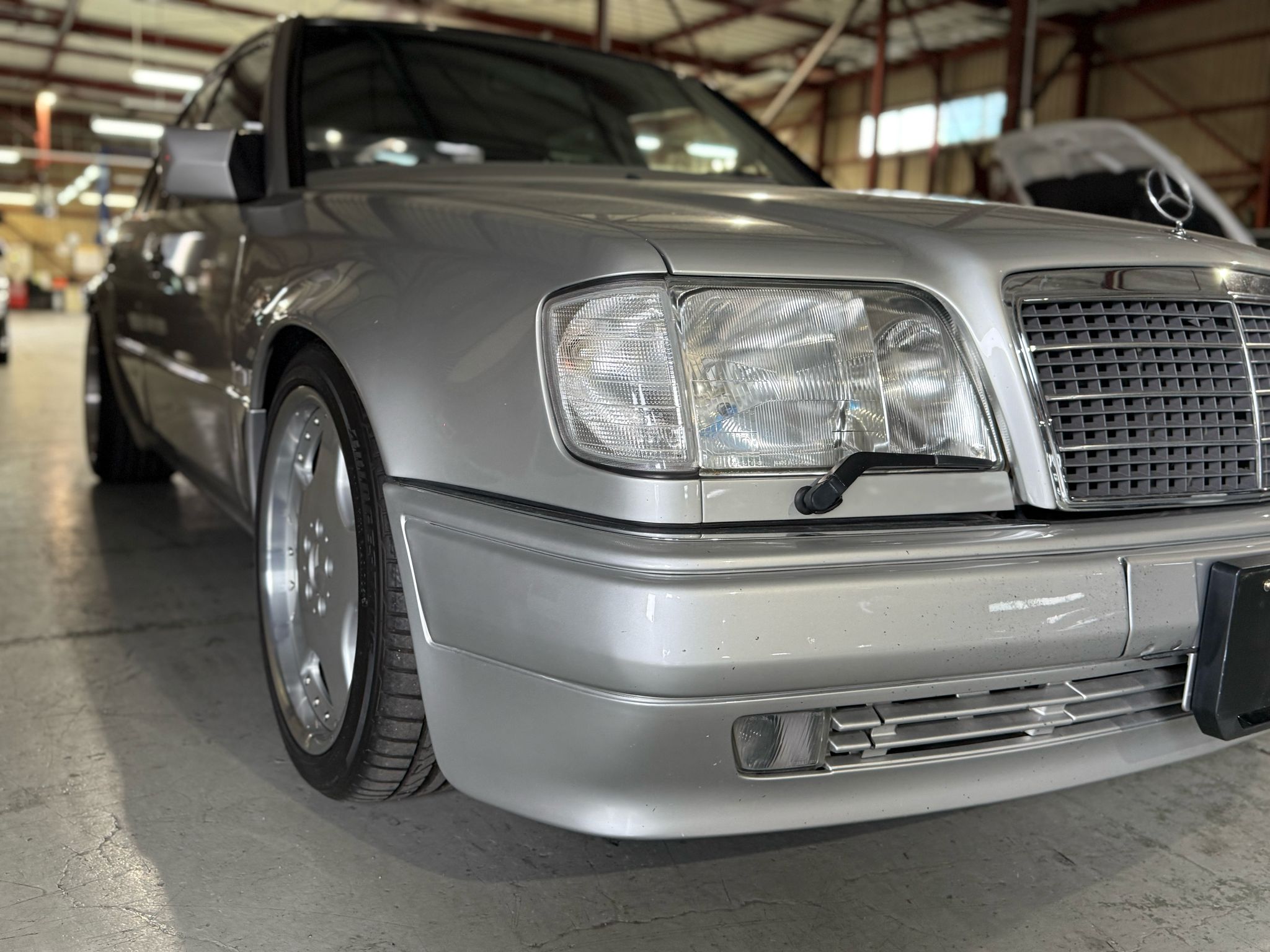 Mercedes Benz 500E (photo: 5)