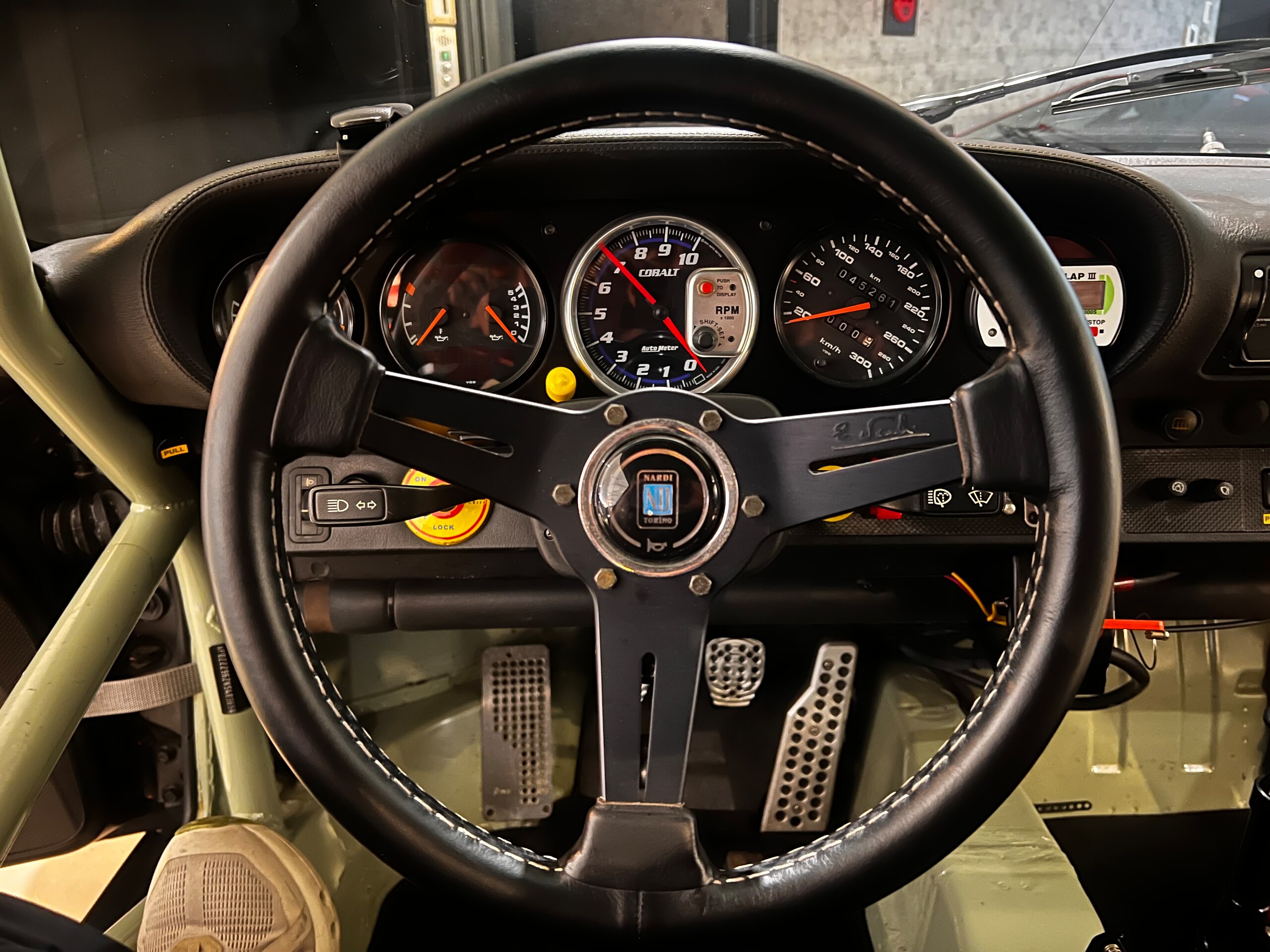 Porsche 911 Carrera 2 (photo: 9)