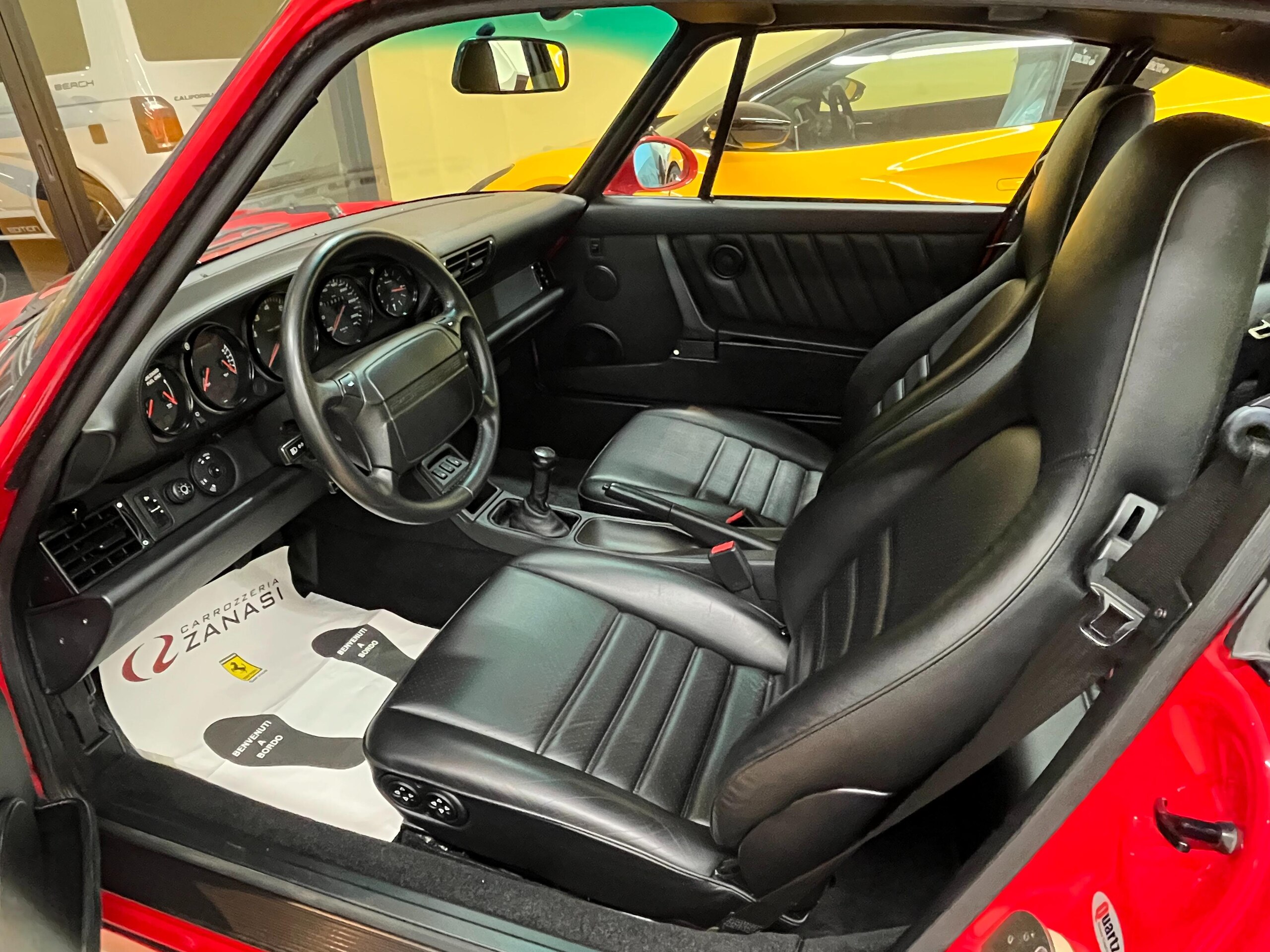 Porsche 911 Turbo (photo: 8)