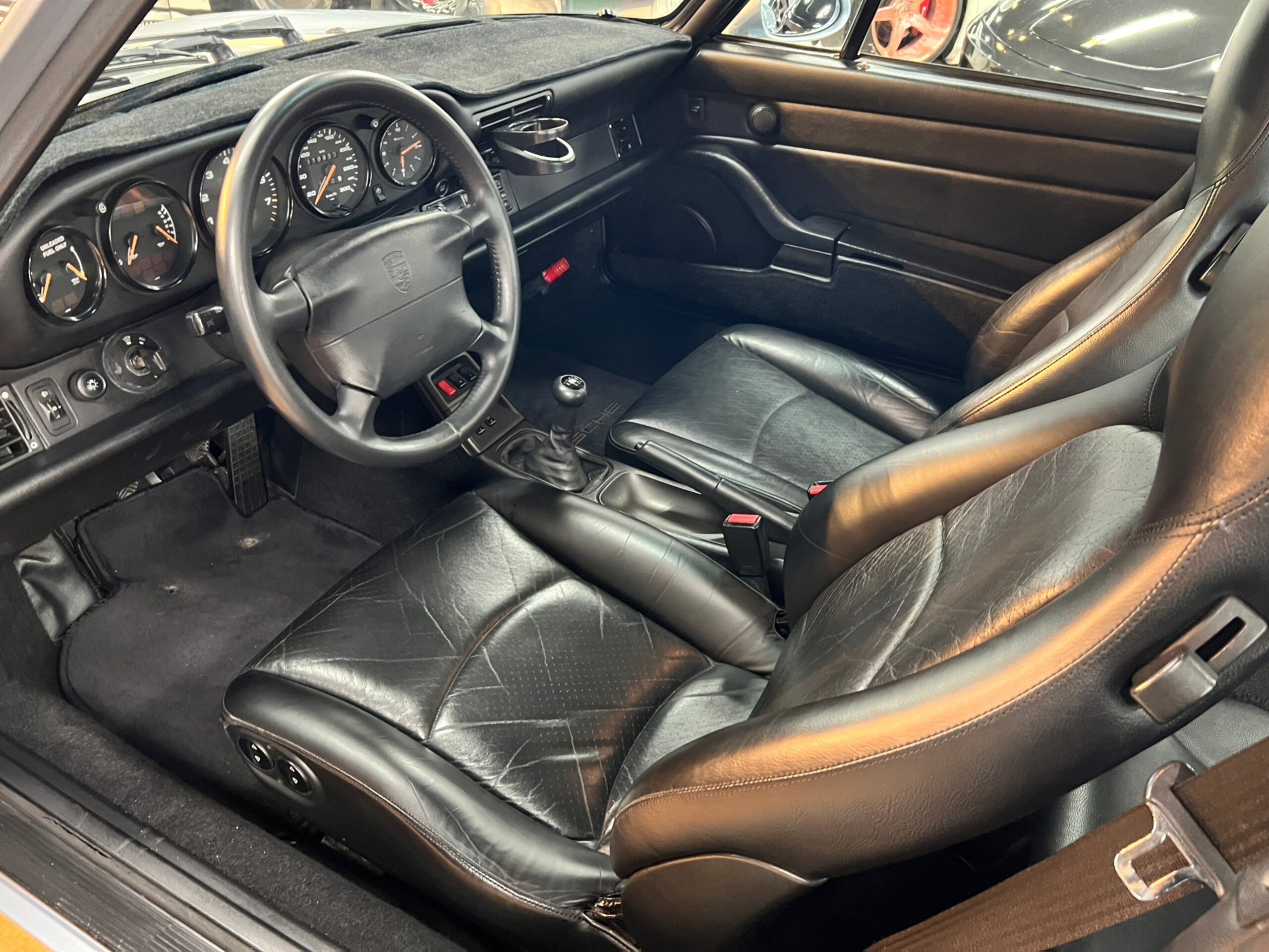 Porsche 911 Carrera (photo: 6)